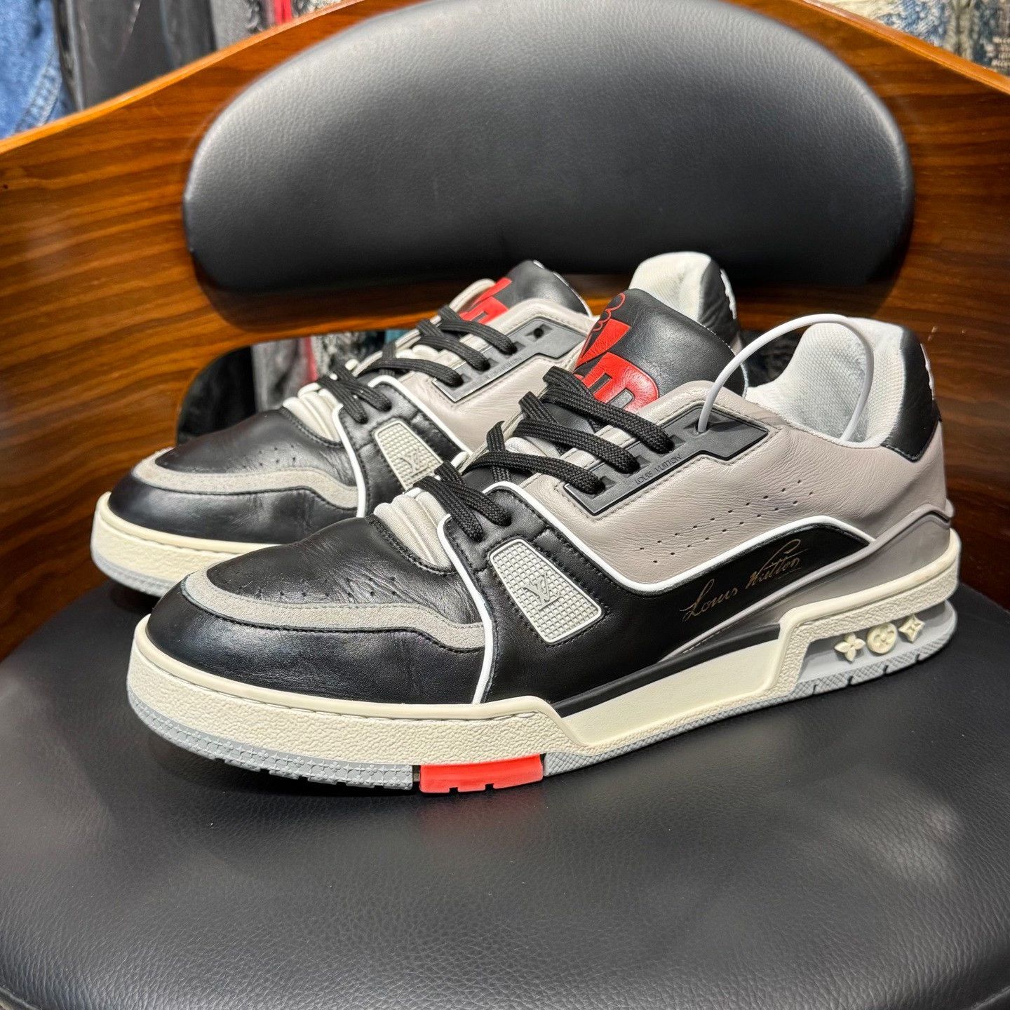 Louis Vuitton Louis Vuitton Training Black Lowtop Sneakers 8.5 Men Size US 8.5 / EU 41-42 - 1 Thumbnail