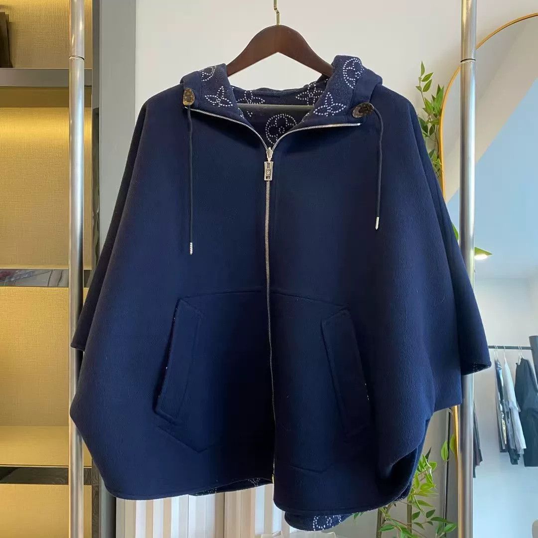 Louis Vuitton louis vuitton reversible hooded cape coat Size ONE SIZE - 1 Thumbnail