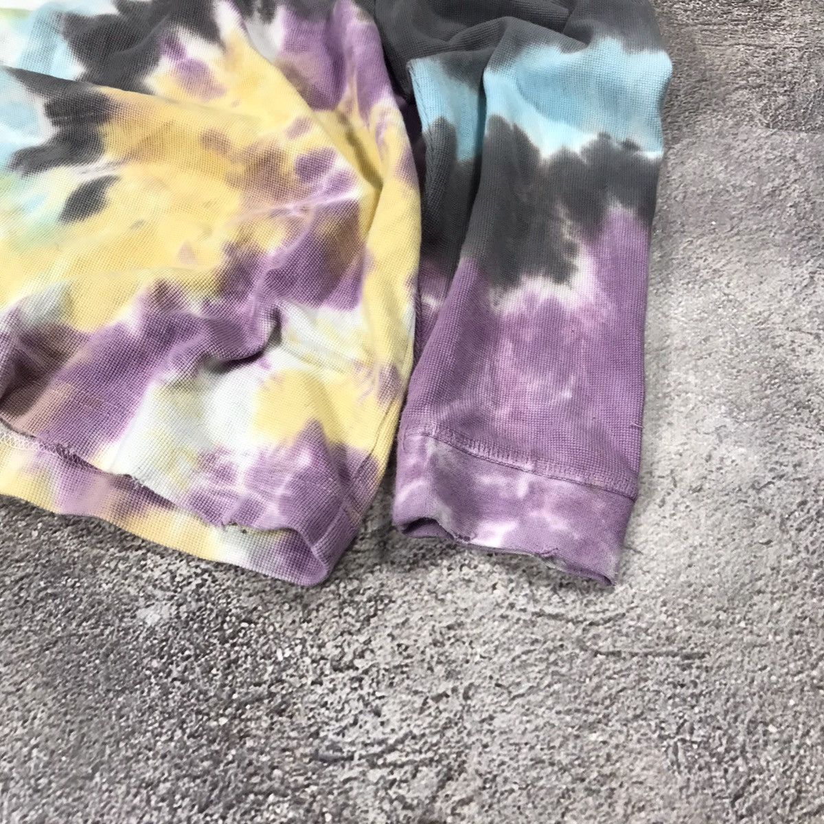 Vintage Vintage Y2K Tie Dye Longsleeve All Over Print Streetwear XL Size US XL / EU 56 / 4 - 4 Thumbnail