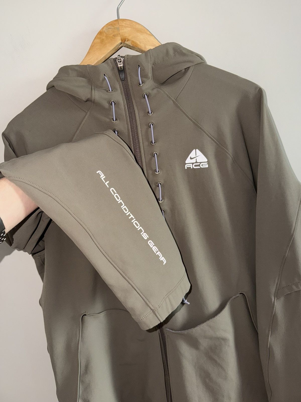Nike ACG Nike ACG Technical Jacket Reflective Logo Size US M / EU 48-50 / 2 - 2 Thumbnail