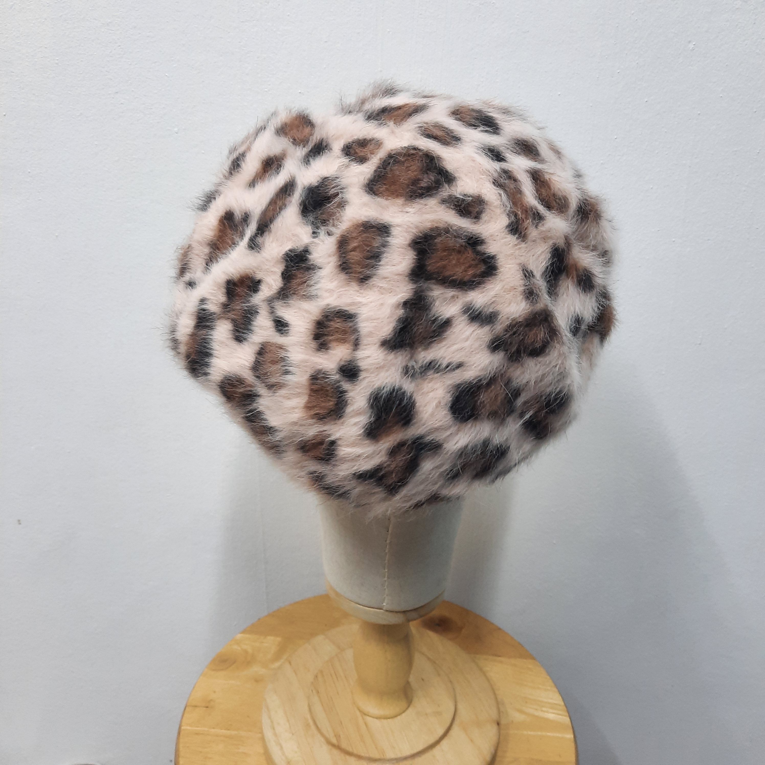 If Six Was Nine 💥 Robe cabinet harajuku style punk leopard beret hat Size ONE SIZE - 5 Thumbnail