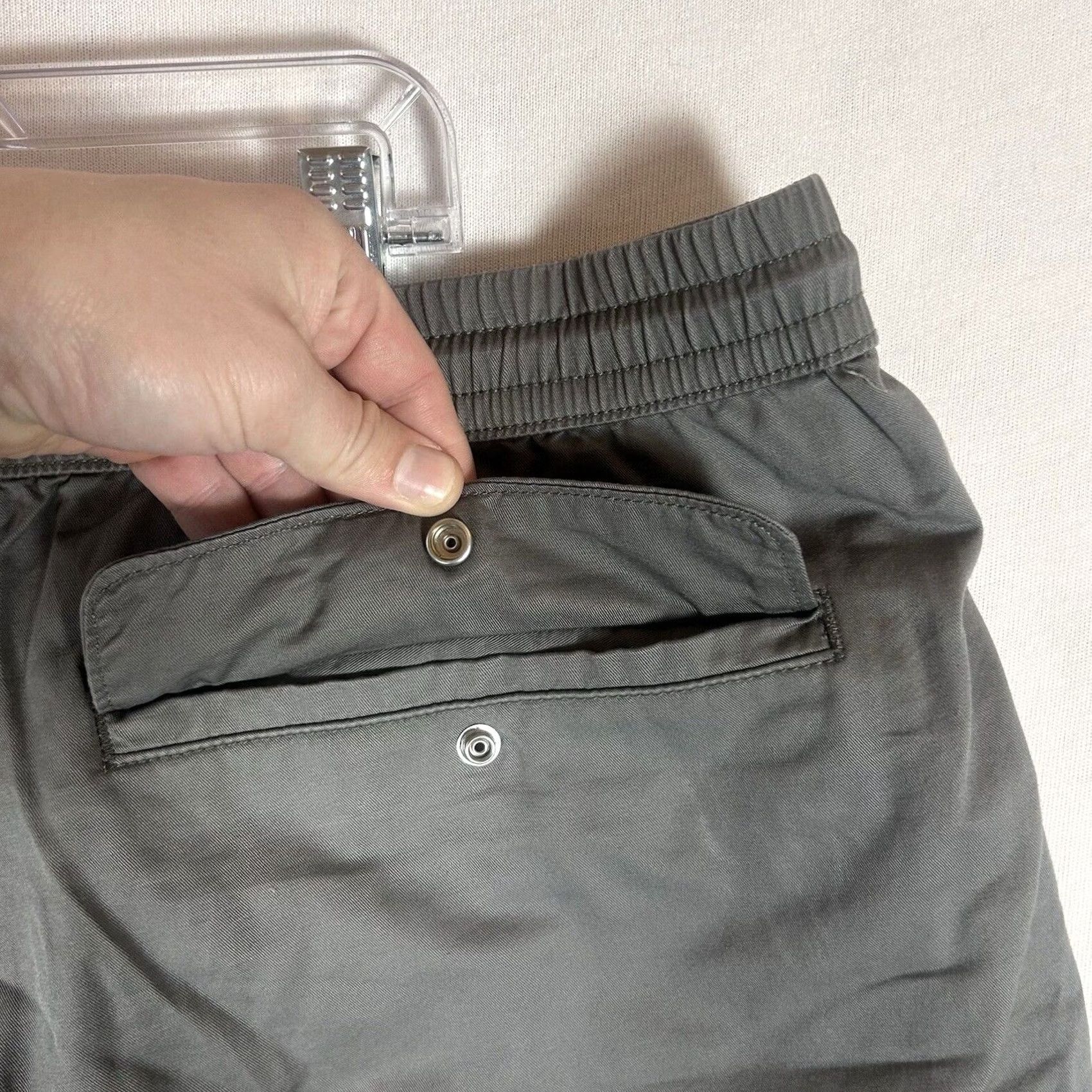 Levi's VINTAGE Levis Straus Signature Shorts Mens 2XL Gray Chino Stretch Button Casual Shorts Men Regular Inseam 6 in Size US 39 - 6 Thumbnail