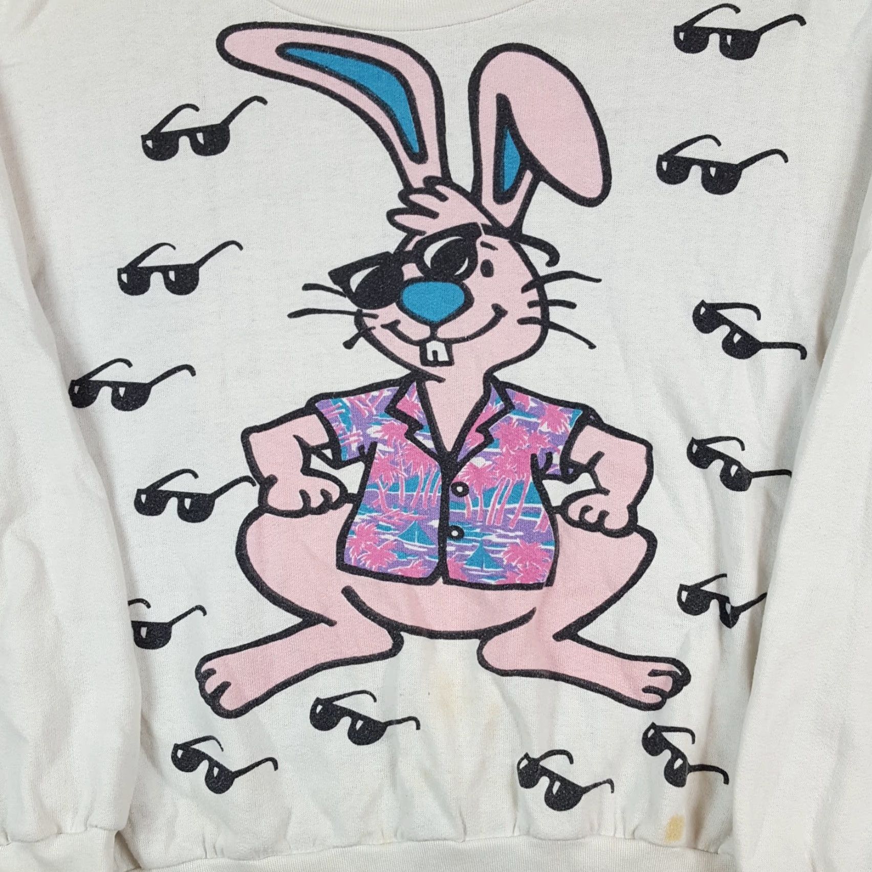 Vintage VINTAGE Fashion Square Sweatshirt Shirt Unisex Adults White 80s 90s Hawaiian Bunny Pullover Crewneck Size S Size US S / EU 44-46 / 1 - 3 Thumbnail
