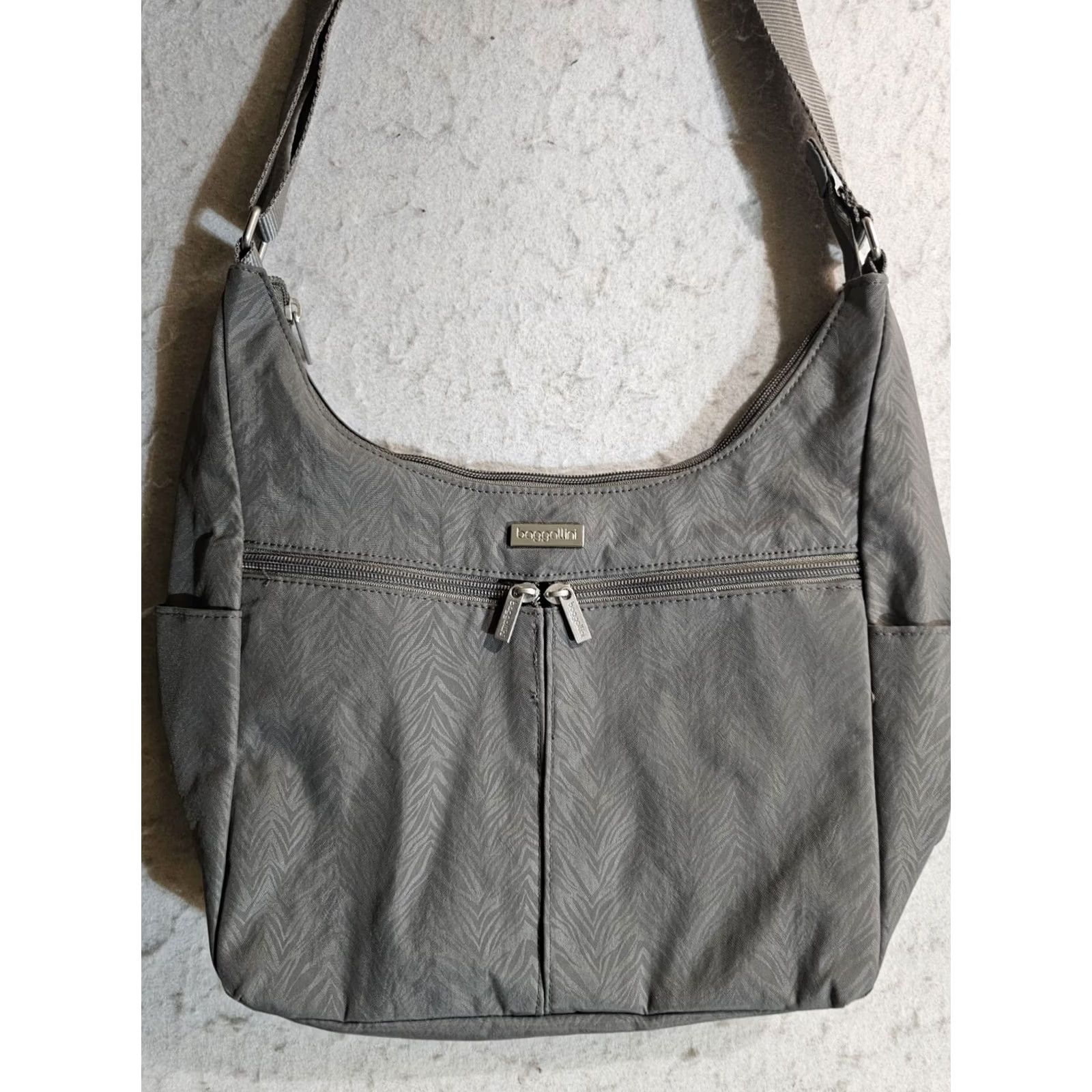 Vintage Baggallini Crossbody Bag Purse Nylon Black Signature Sliver Hardware Pockets 8x10x2in Medium Womens Size ONE SIZE - 2 Thumbnail