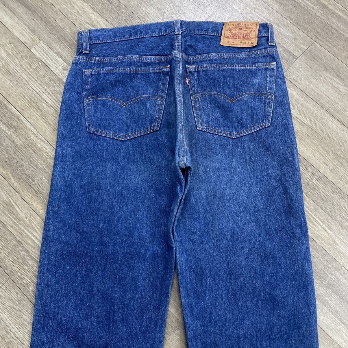 Levi's Vintage Clothing 🇺🇸1990s Vintage Levis 501XX 38x32 Straight Leg Faded Jeans Size US 38 / EU 54 - 20 Thumbnail