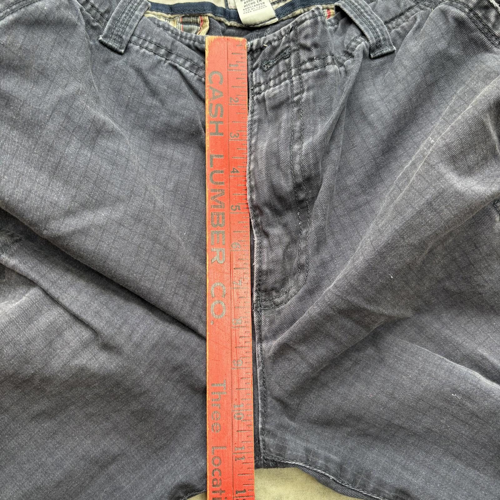 Izod × Vintage Vintage Y2K Baggy Navy Blue Izod Grunge Skater Cargo Shorts Size US 32 / EU 48 - 8 Thumbnail
