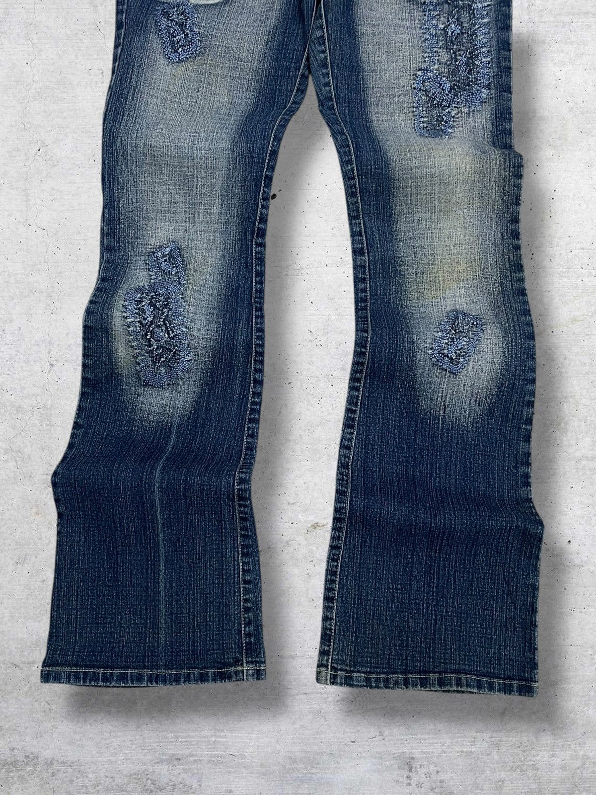 Tornado Mart SILVER KISS JAPAN DESIGNER FLARED DISTRESSED MUDWASH JEANS Size US 28 / EU 44 - 3 Thumbnail