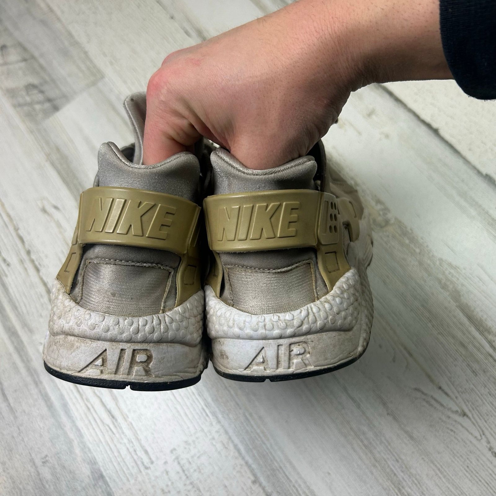 Nike Nike Air Huarache Men's Gray Tan Shoes Size 10.5 318429-040 Size US 10.5 / EU 43-44 - 3 Thumbnail