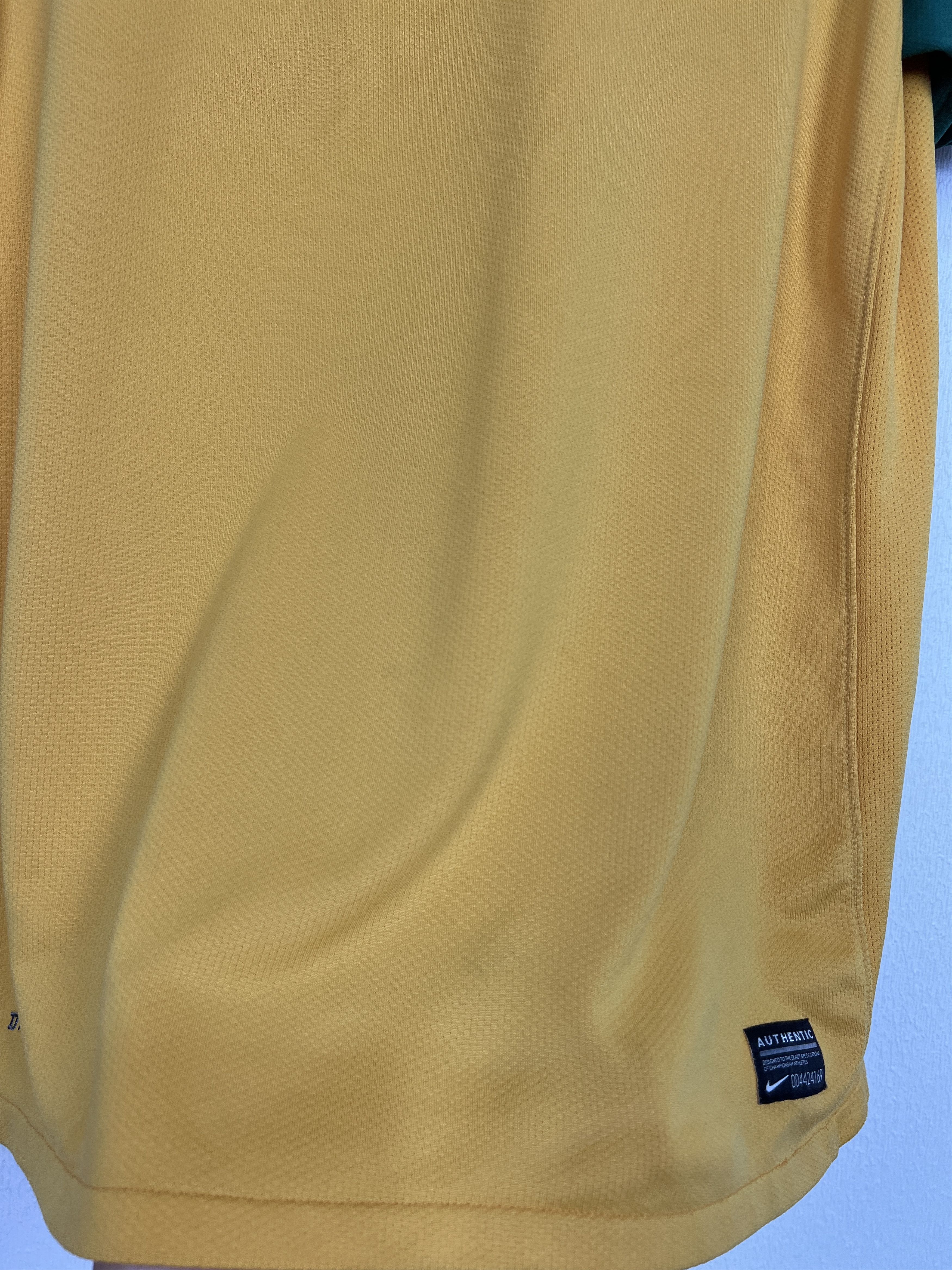 Nike Australia Home football shirt 2010 Soccer Nike Jersey Men Size US L / EU 52-54 / 3 - 7 Thumbnail