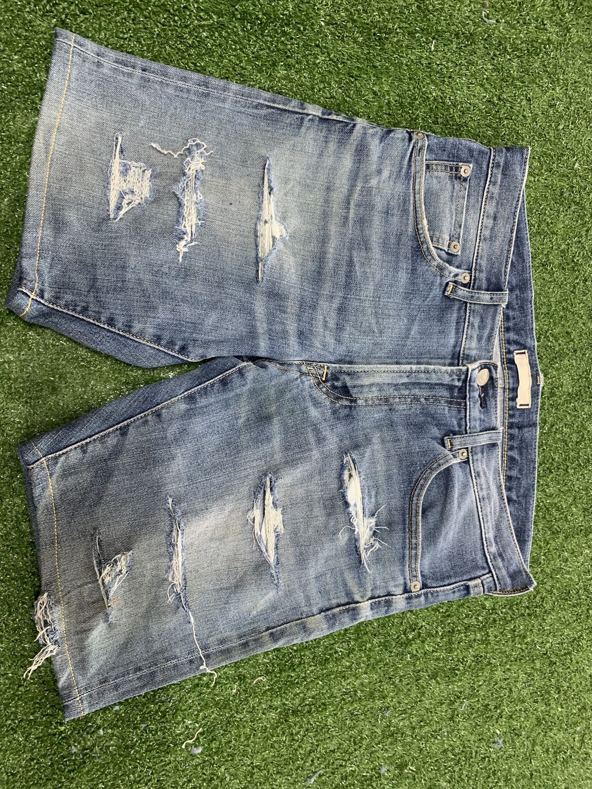 DISTRESSED VINTAGE UNIQLO SELVEDGE