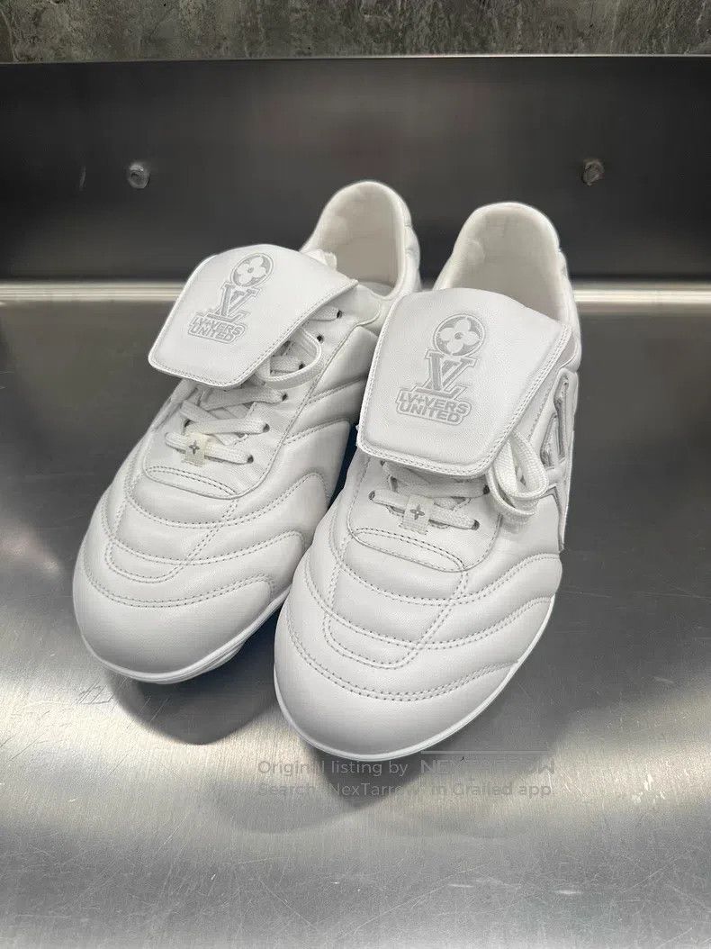 Louis Vuitton Louis Vuitton Low-top Soccer Shoes Casual Lifestyle Shoes Size US 9 / EU 42 - 1 Thumbnail