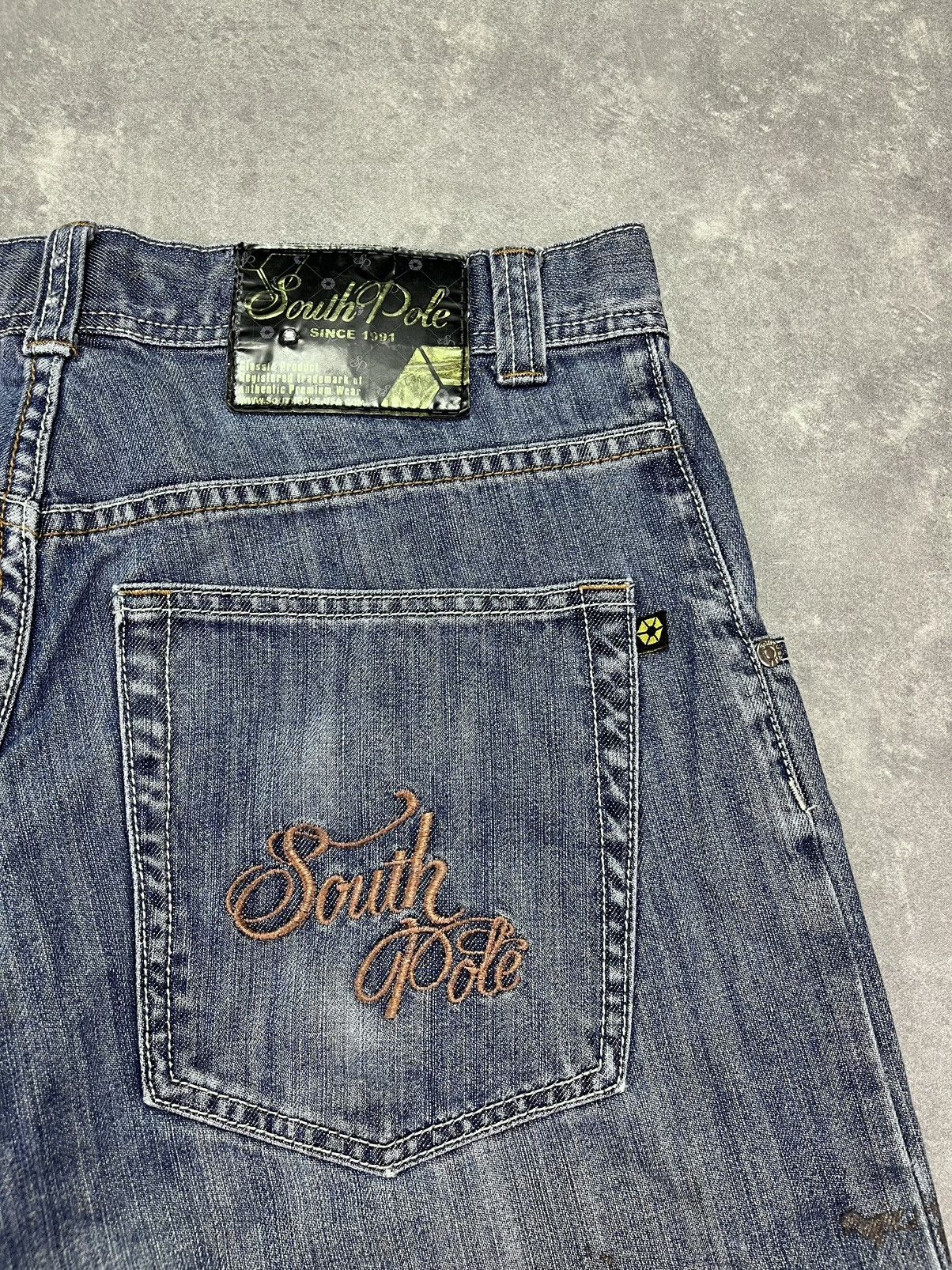 Southpole Southpole Y2K Baggy Tribal Printed Shorts Jorts 31 32 Size US 31 - 12 Thumbnail