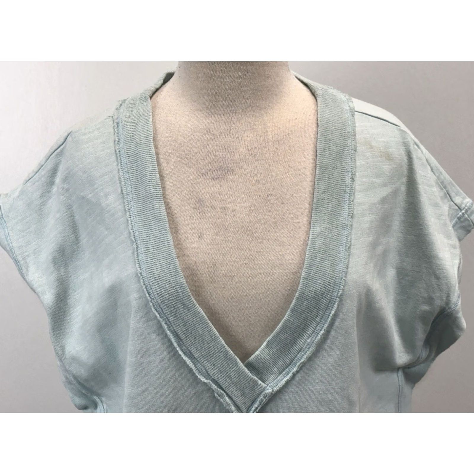 Free People VINTAGE? No. Free People Movement Oversized Tunic Top Shirt S Blue Sleeveless Raw Edges Size S / US 4 / IT 40 - 5 Thumbnail