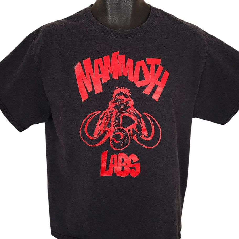 Hanes Mammoth Labs T Shirt Mens Size Medium Black Red Cannabis Size US M / EU 48-50 / 2 - 1 Thumbnail