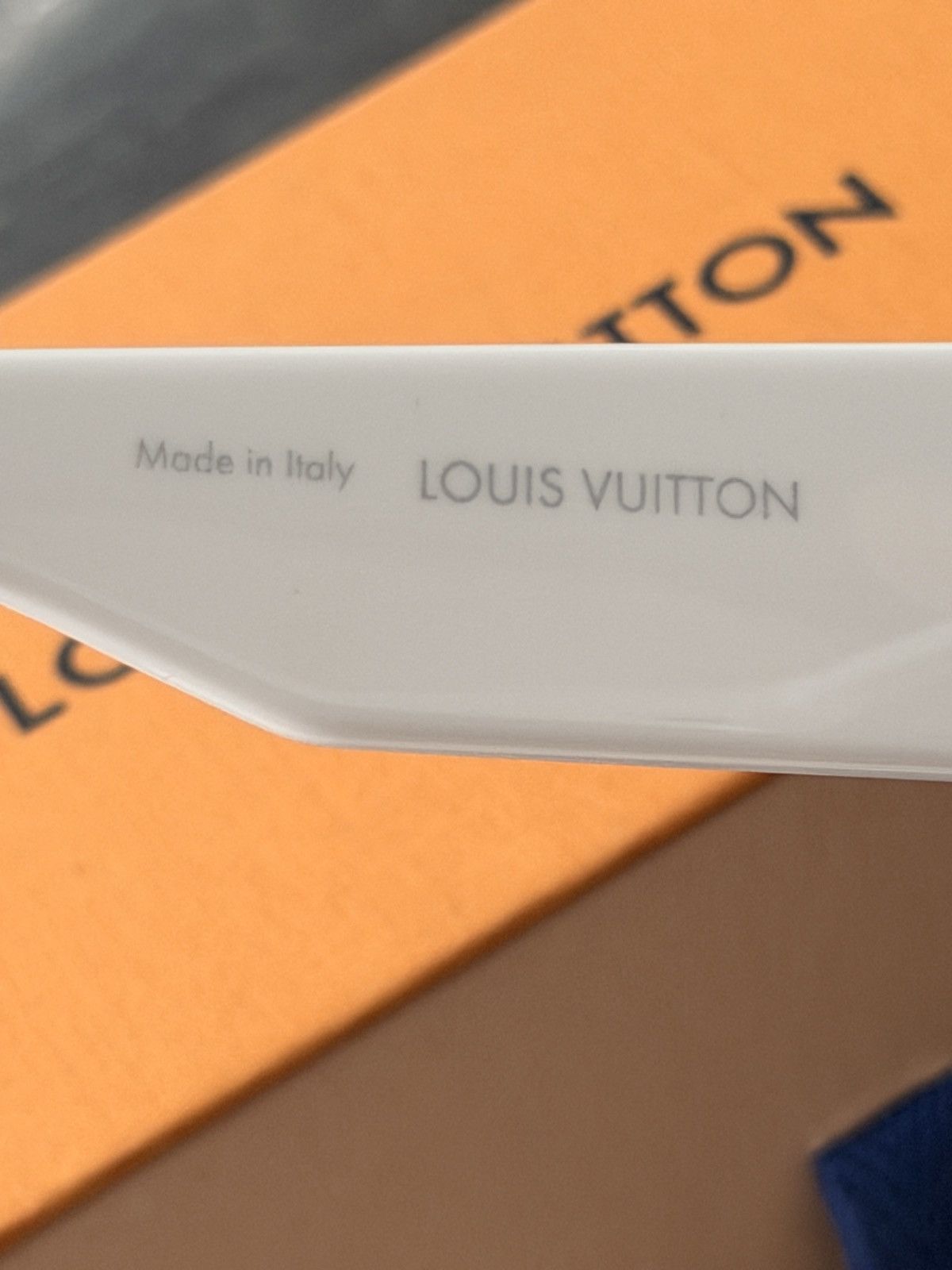 Louis Vuitton Louis Vuitton White cyclone Sunglasses E Size ONE SIZE - 4 Thumbnail