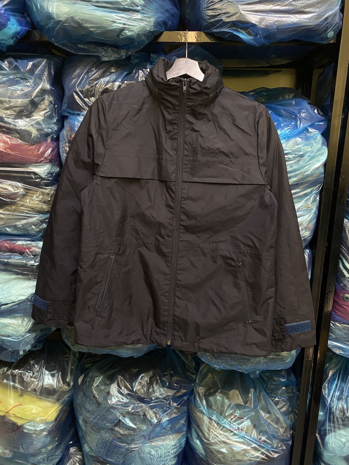 Japanese Brand Vintage A/T Black Nylon Windbreaker Jacket | Utility Outdoor Size US M / EU 48-50 / 2 - 1 Thumbnail