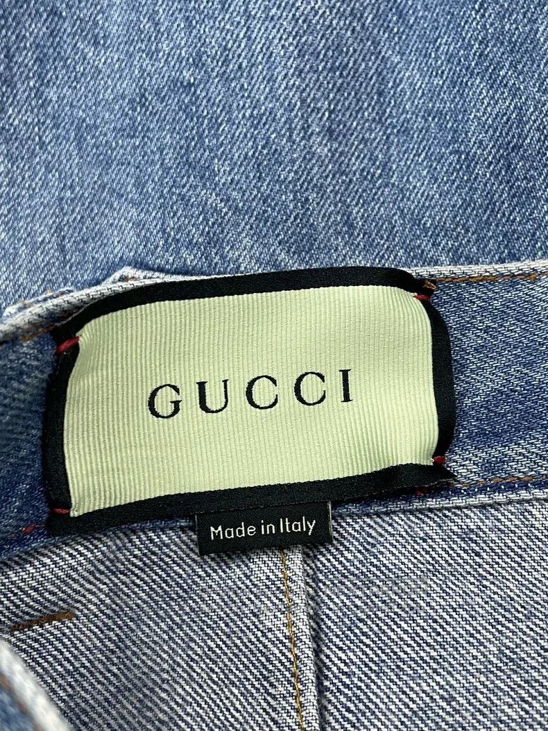 Gucci Gucci Blue denim small apple short skirt Size 25" / US 0 / IT 36 - 4 Thumbnail
