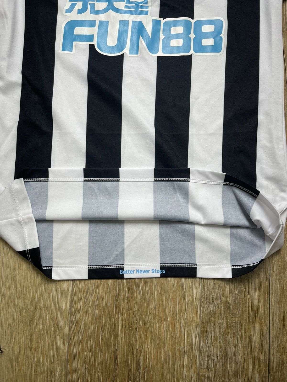 Castore NEWCASTLE 22/23 Y2K FOOTBALL JERSEY Size US S / EU 44-46 / 1 - 6 Thumbnail