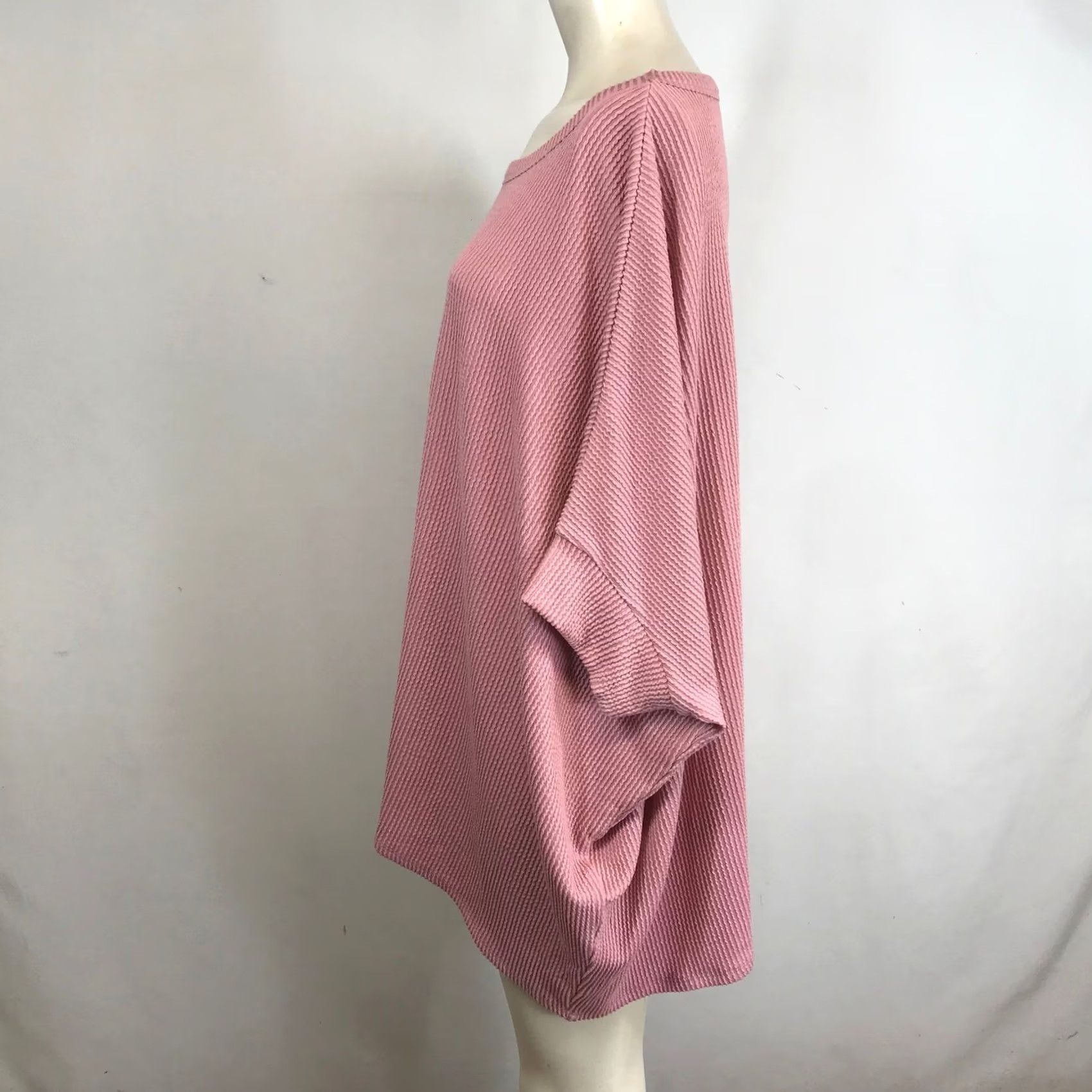 Vintage VINTAGE ANDREE BY UNIT Pink Waffle Knit Oversized Dolman Sleeve Top 2X 3X Size XXL / US 16-18 / IT 52-54 - 6 Thumbnail