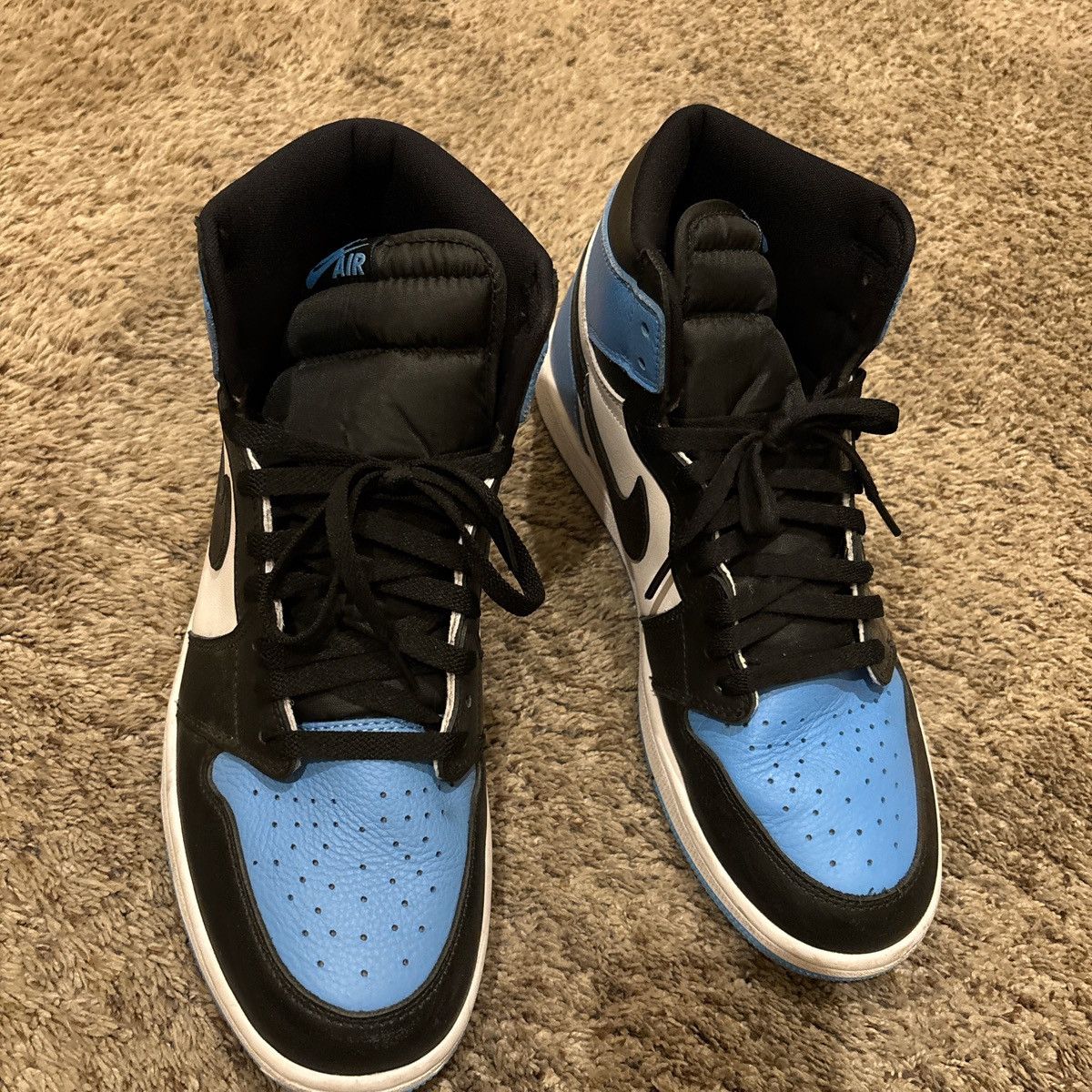 Air Jordan 1 Retro High OG UNC Toe