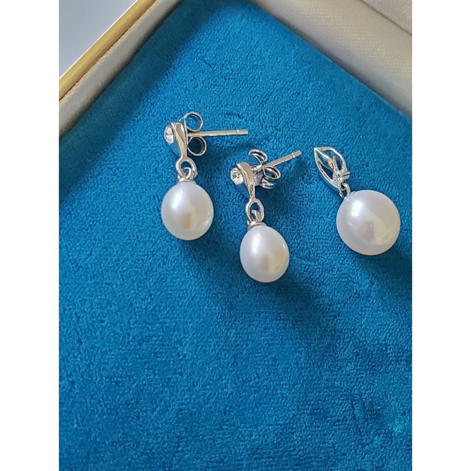 Unknown London Sterling Silver Cultured Pearl Earrings and Pendant Size ONE SIZE - 1 Thumbnail