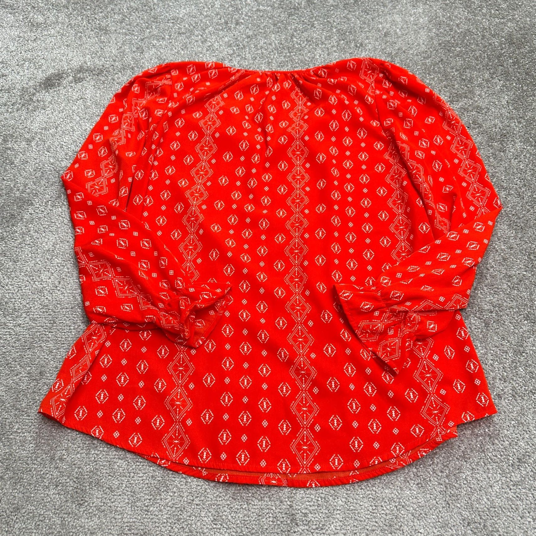 Vintage Unbranded Tunic Blouse Womens Medium Red Geometric Long Sleeve V-Neck Tie Casual Shirt Size M / US 6-8 / IT 42-44 - 2 Thumbnail