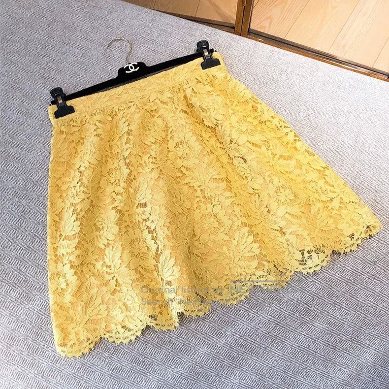 Valentino Valentino Yellow lace skirt Size S / US 4 / IT 40 - 1 Thumbnail