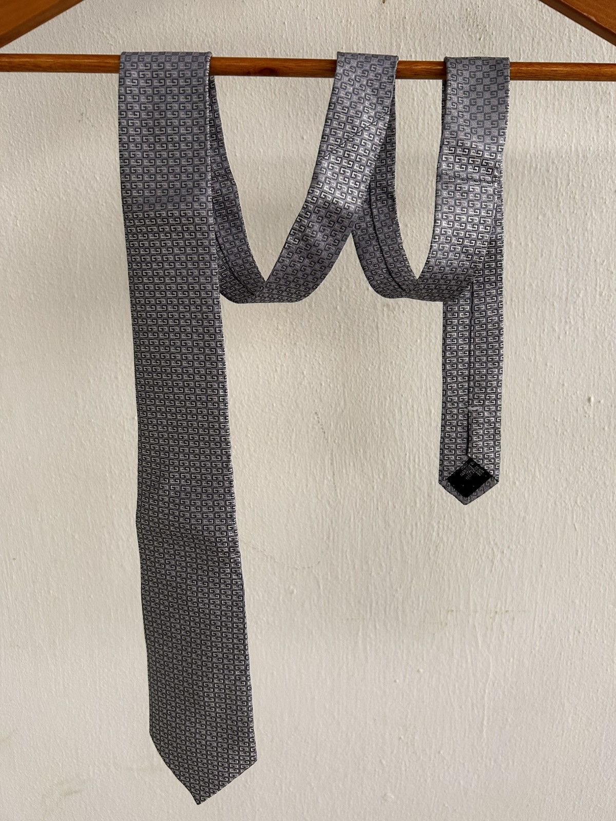 Givenchy Givenchy Monogram Vintage Tie Size ONE SIZE - 1 Thumbnail