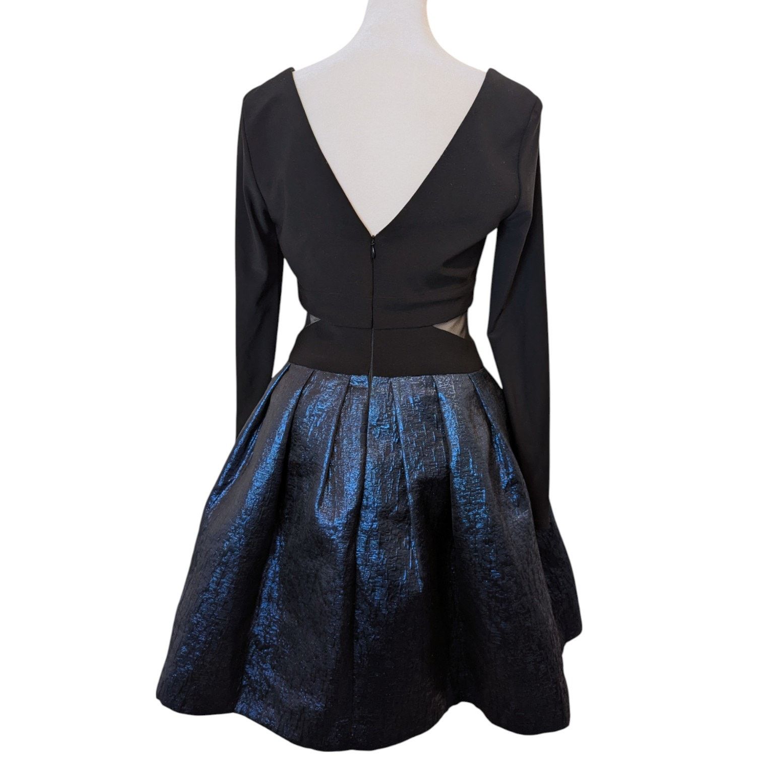 Other XSCAPE Blue Lurex V-Neck Fit and Flare Mesh Inset Dress Size M / US 6-8 / IT 42-44 - 3 Thumbnail