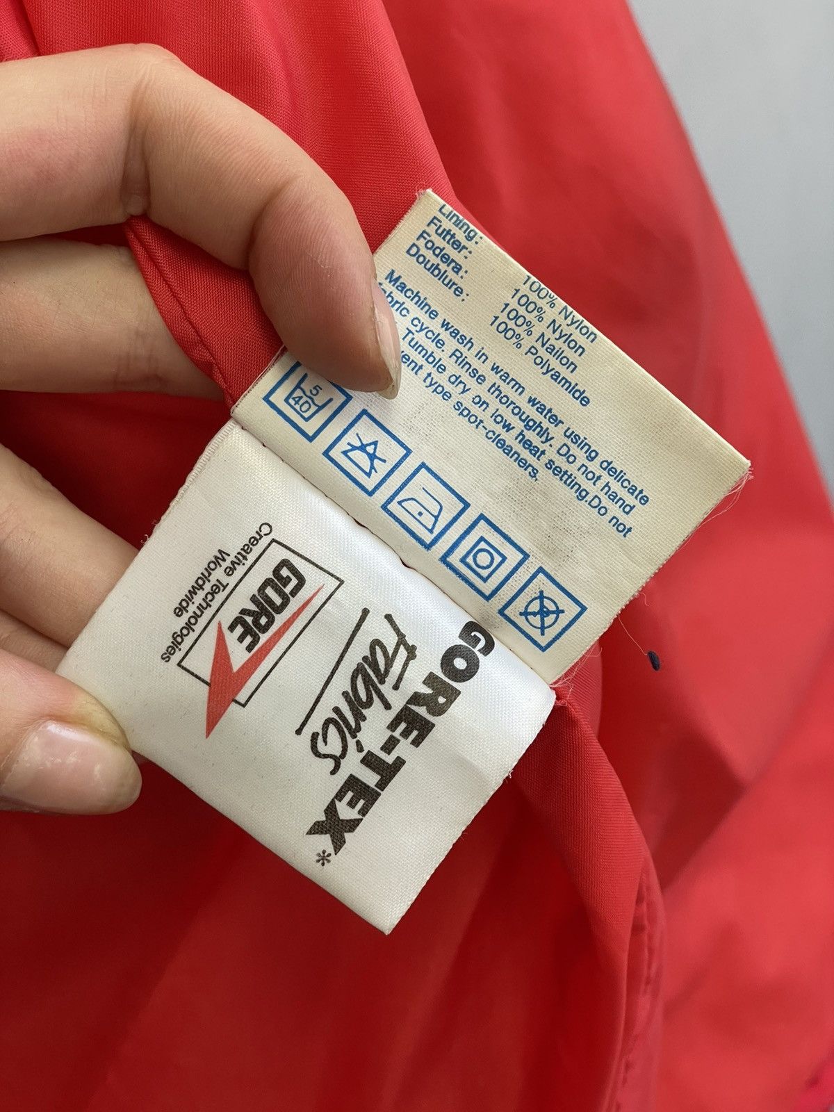 Berghaus Retro 90s Gore Tex Berghaus rain hood jacket rare hype Size US L / EU 52-54 / 3 - 11 Thumbnail