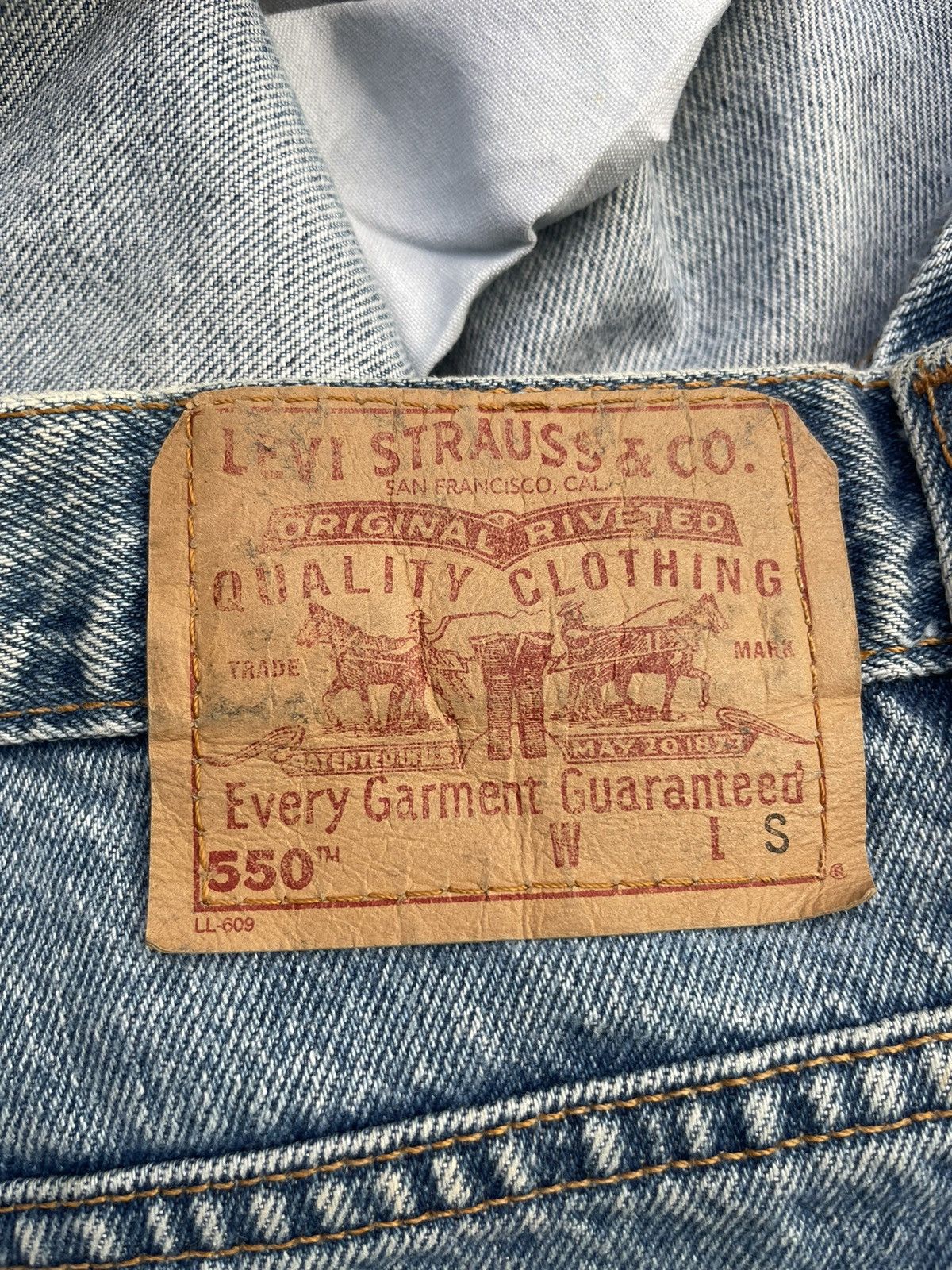Levi's × Vintage Vintage Levis 550 Distresed Denim Size US 33 - 9 Thumbnail