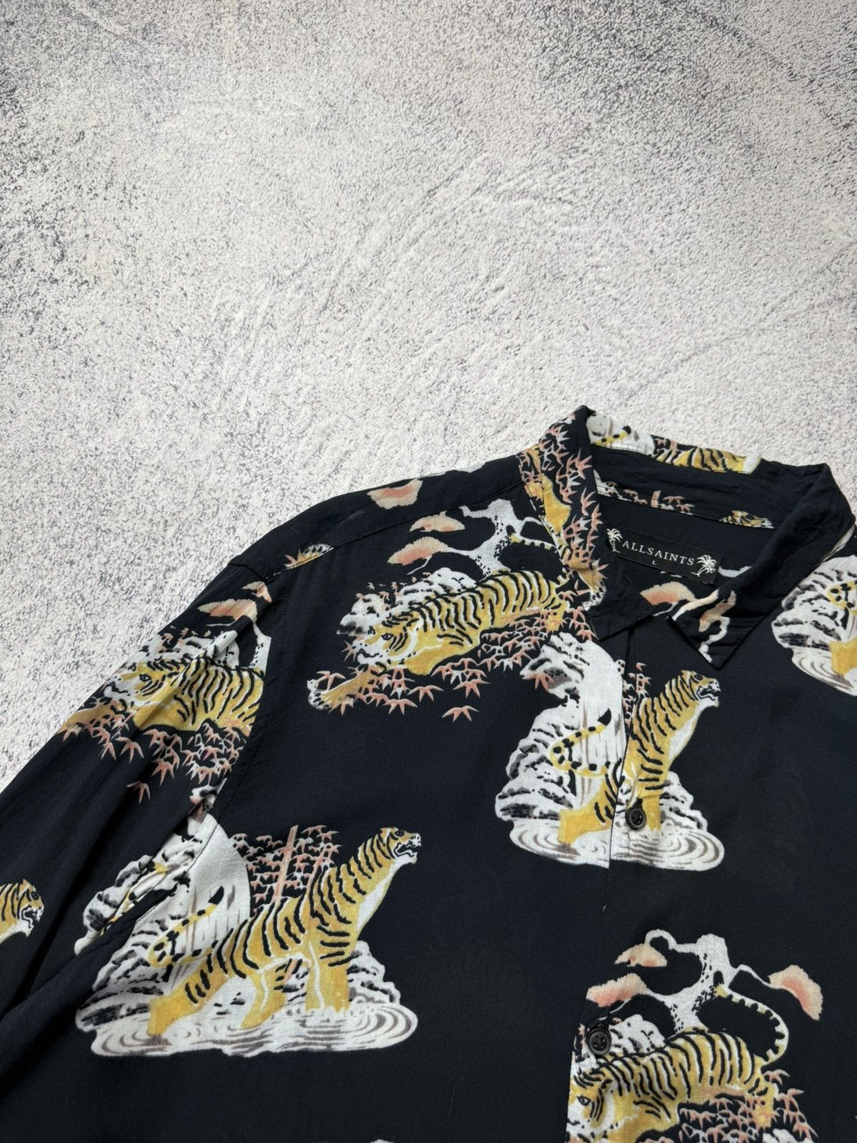 Allsaints Vintage Allsaints Viscose Tiger Crazy Print Y2K Hawaii Shirt Size US L / EU 52-54 / 3 - 10 Thumbnail