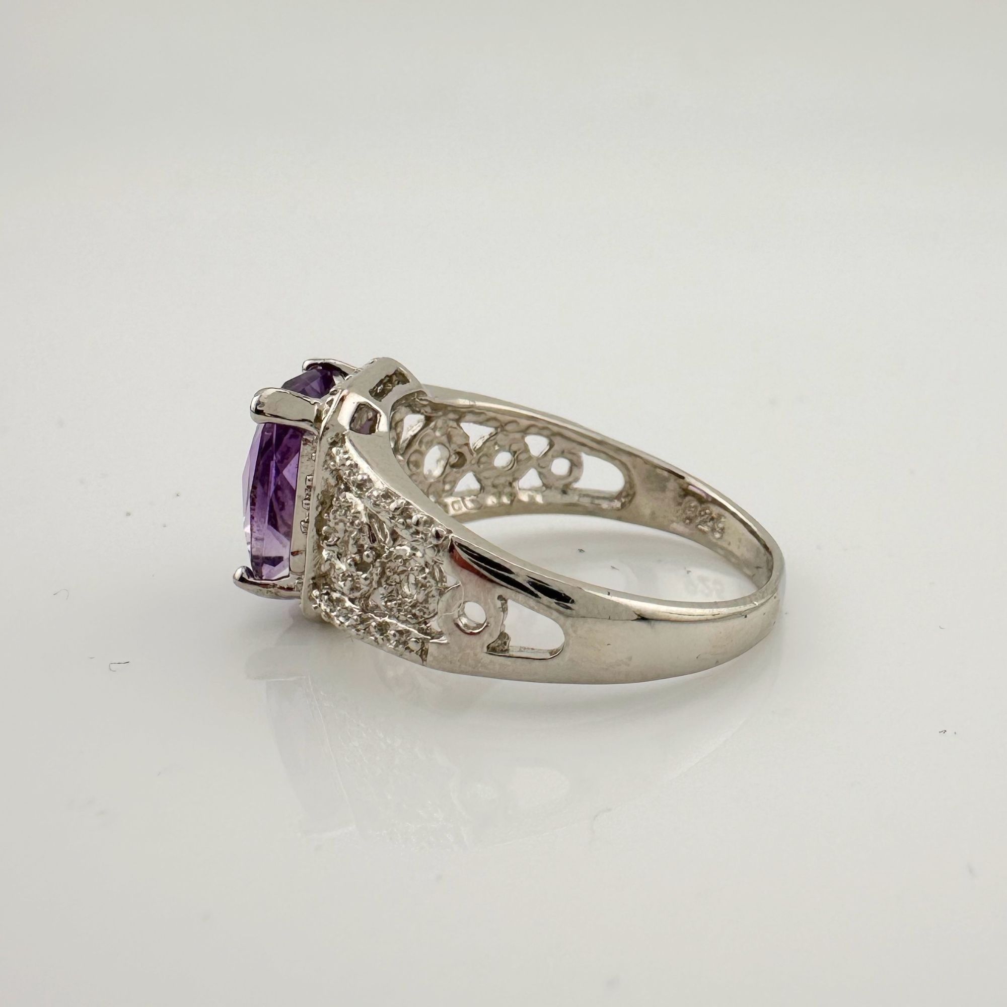 Other Beautiful Emerald Cut 2.25 Carat Amethyst Ring - Sz 8 Size ONE SIZE - 15 Thumbnail