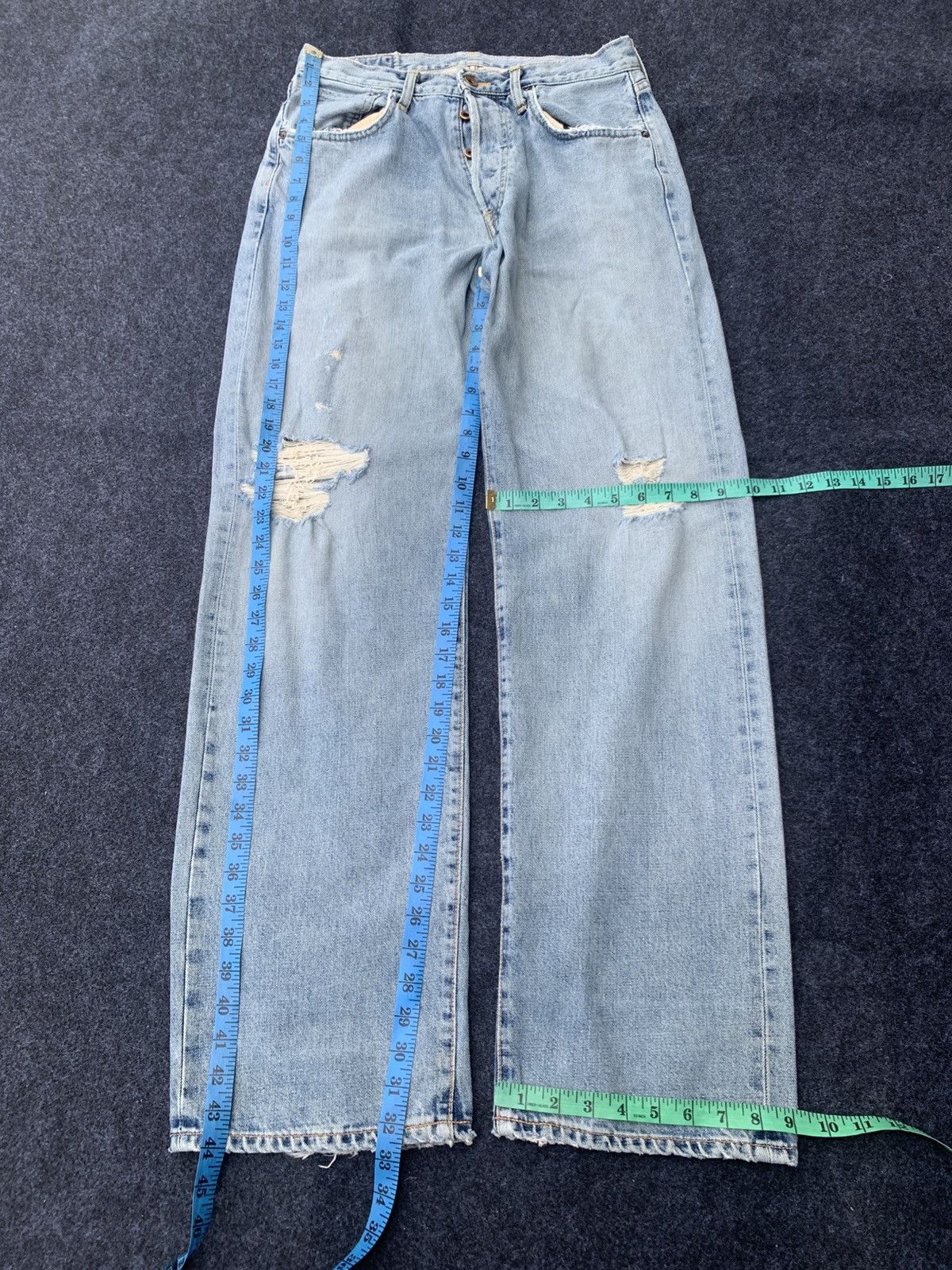 Edwin Distressed Edwin 505 selvedge light blue wash. Size US 31 - 4 Thumbnail