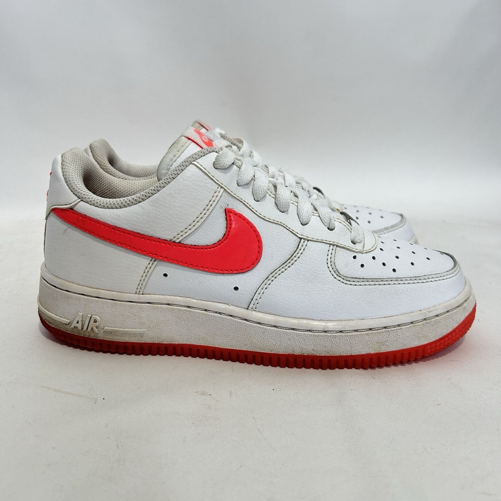 Nike Nike Air Force 1 Low GS Glow “Hyper Punch” Size US 7.5 / IT 37.5 - 6 Thumbnail
