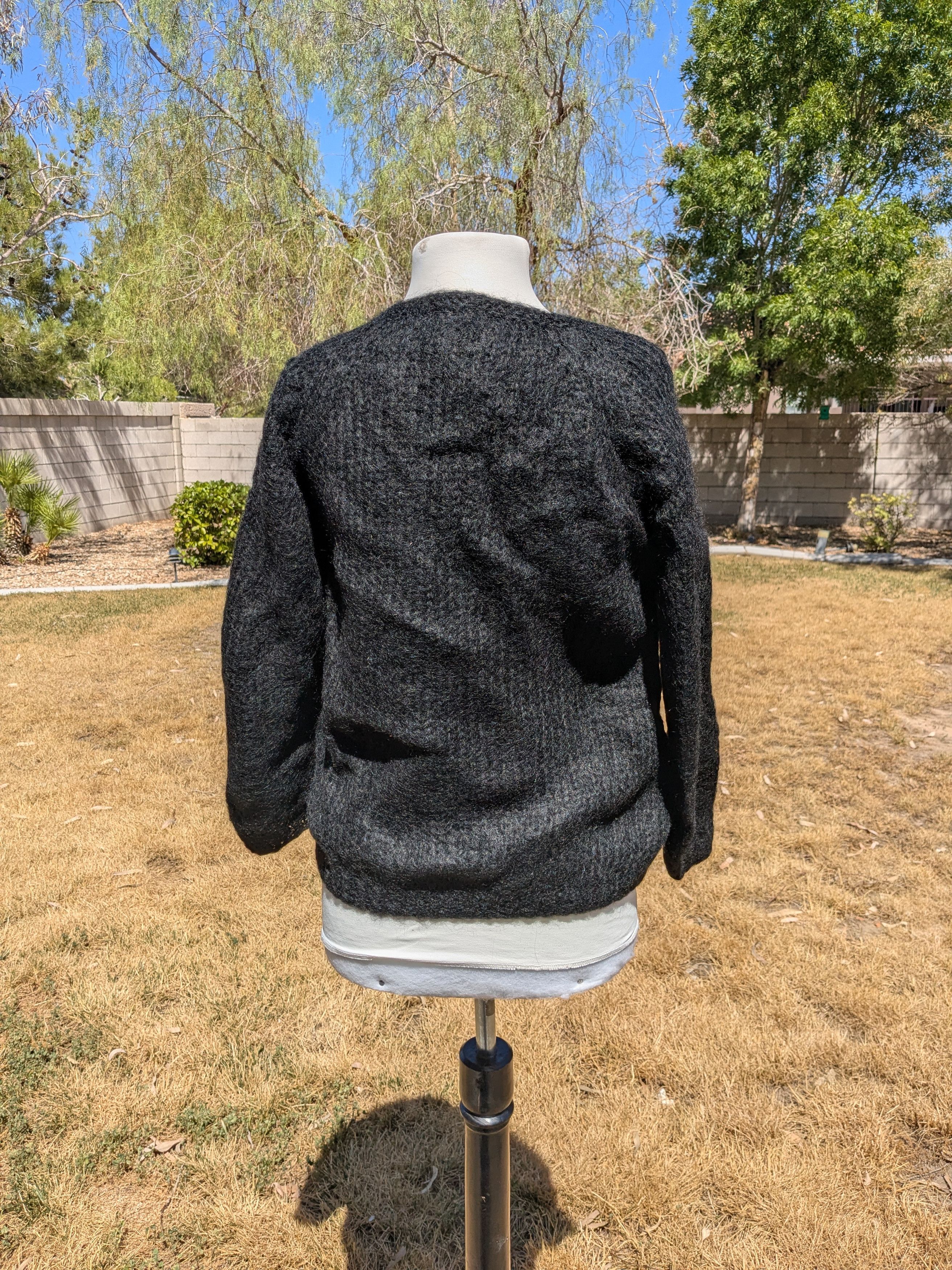 Vintage Classic Petite Vintage 1960s Mohair Knit Sweater Cardigan Size M / US 6-8 / IT 42-44 - 4 Thumbnail