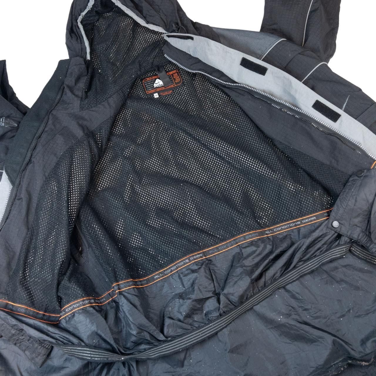 Nike ACG Vintage Nike ACG Multi Pocket Jacket Size XL Size US XL / EU 56 / 4 - 4 Thumbnail