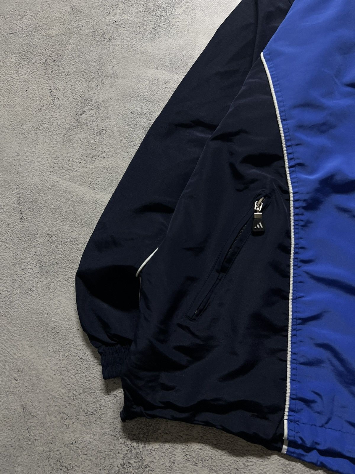 Vintage Vintage Y2k Adidas 💙🖤 Nylon Spellout Logo Jacket 90’s Size US XL / EU 56 / 4 - 4 Thumbnail