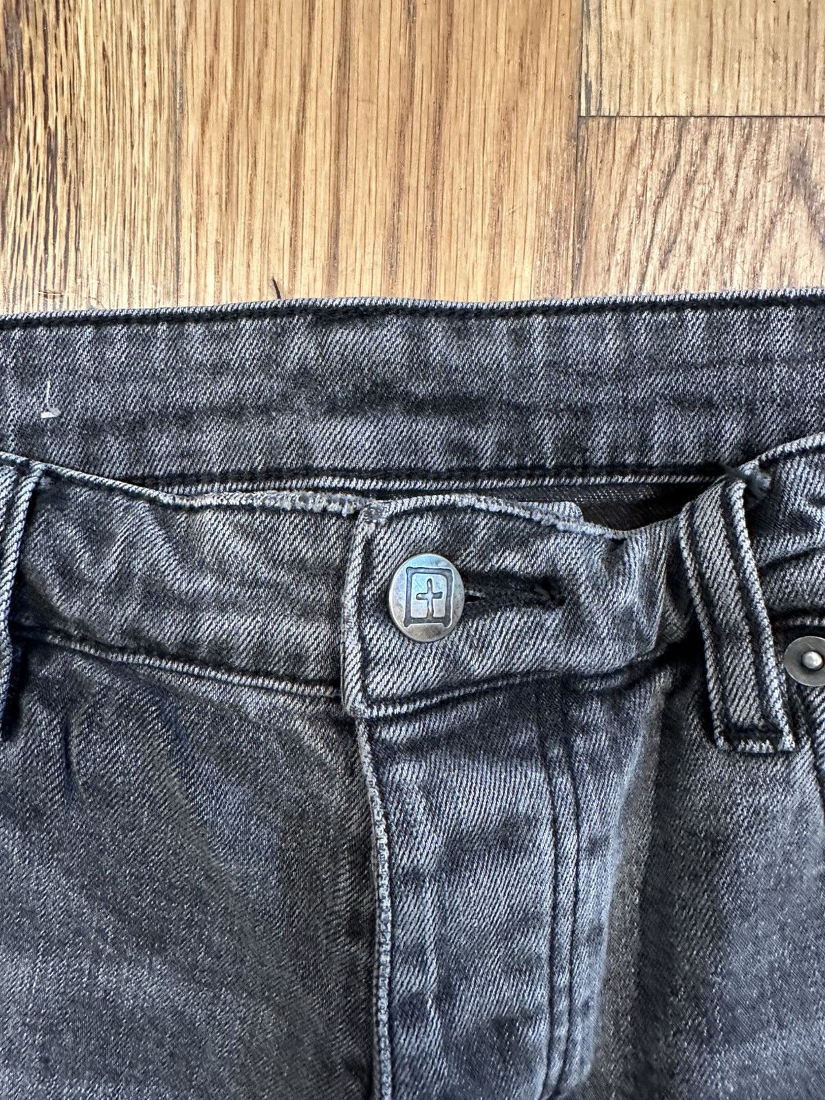 Ksubi Ksubi Knee Rip Exile Spell Faded Black Denim Jeans Size 33 Size US 33 - 3 Thumbnail
