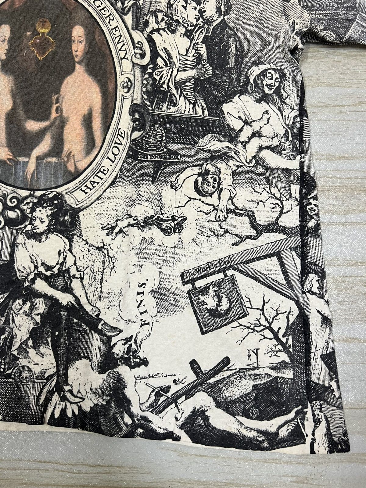 Vintage Rare Greek Goddess Lesbian Month Of The Sacred Heart Tee Size US L / EU 52-54 / 3 - 7 Thumbnail