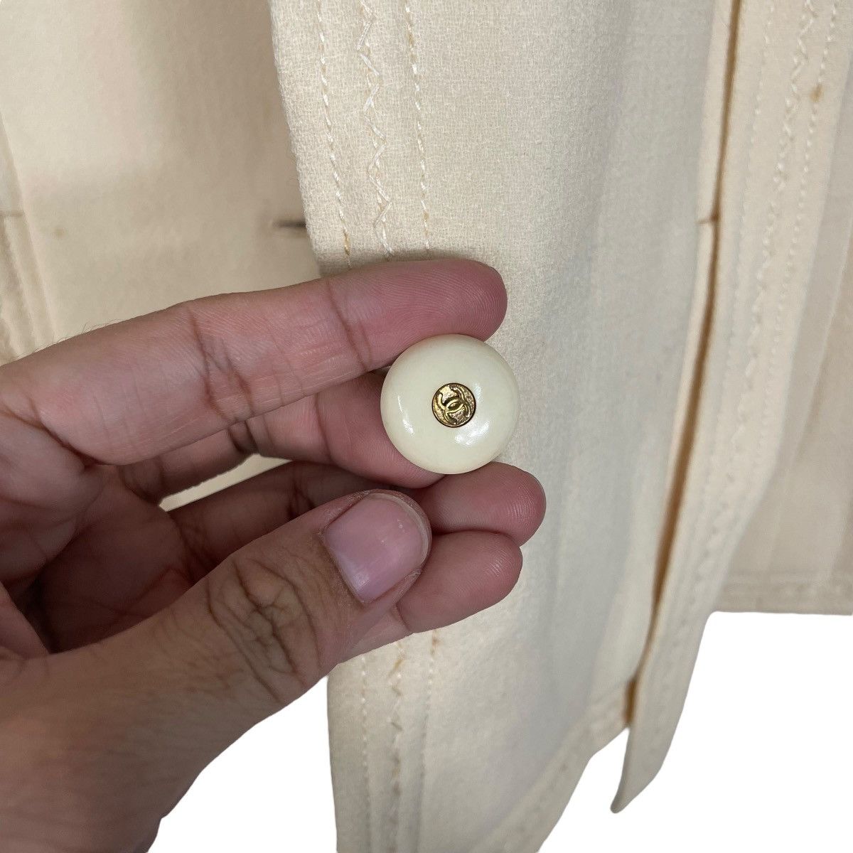 Chanel Vintage Chanel Boutique Light Brown Jacket Size XS / US 0-2 / IT 36-38 - 14 Thumbnail