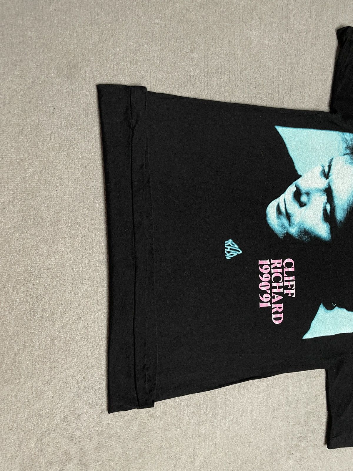 Band Tees Vintage Black T-Shirt Tee Cliff Richard 1990/91 Tour Size US M / EU 48-50 / 2 - 2 Thumbnail