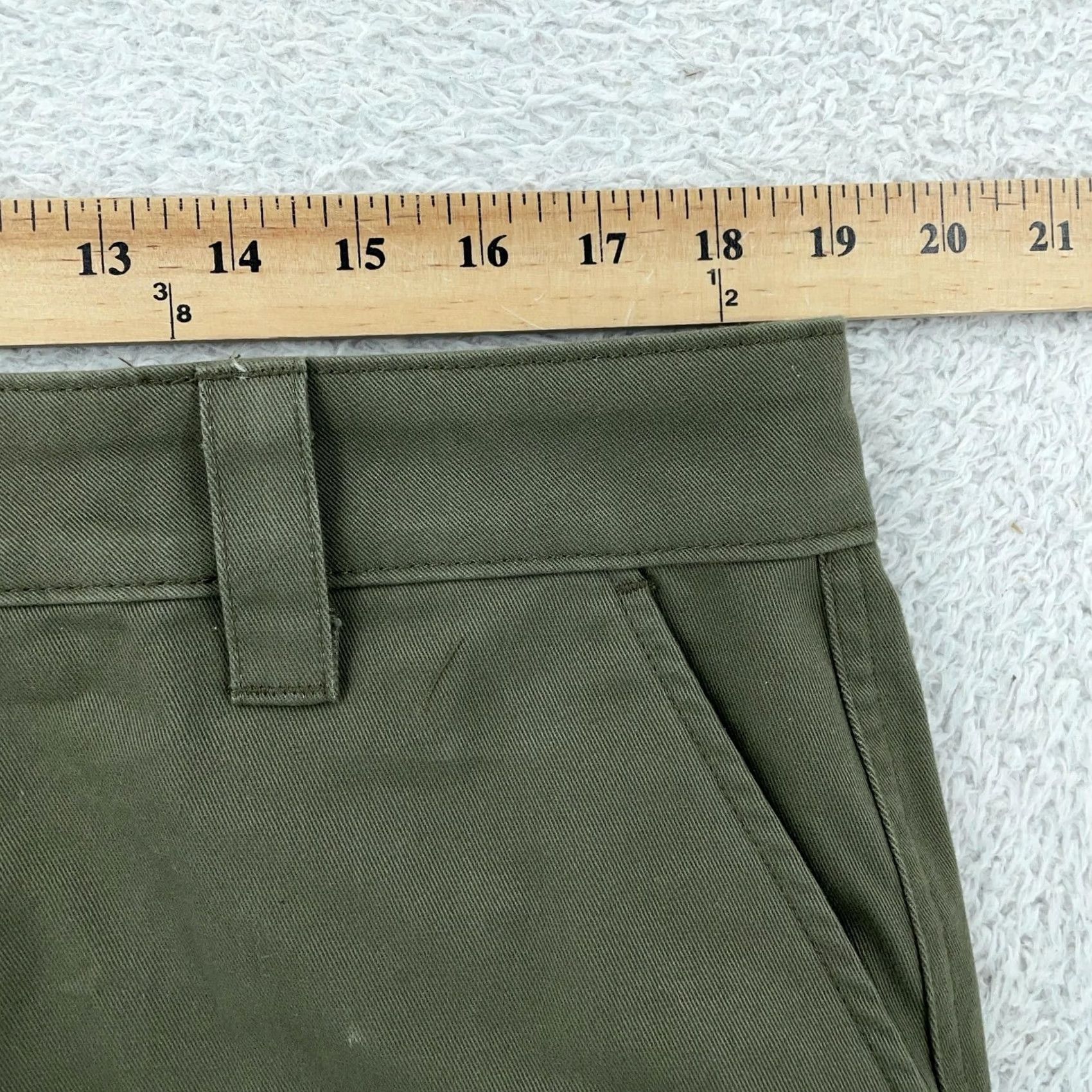 Dickies Dickies Cargo Shorts Womens 14 Olive Green Relaxed Fit Twill 38x11 Casual Workwear Boys? Size 36" / US 14 / IT 50 - 3 Thumbnail