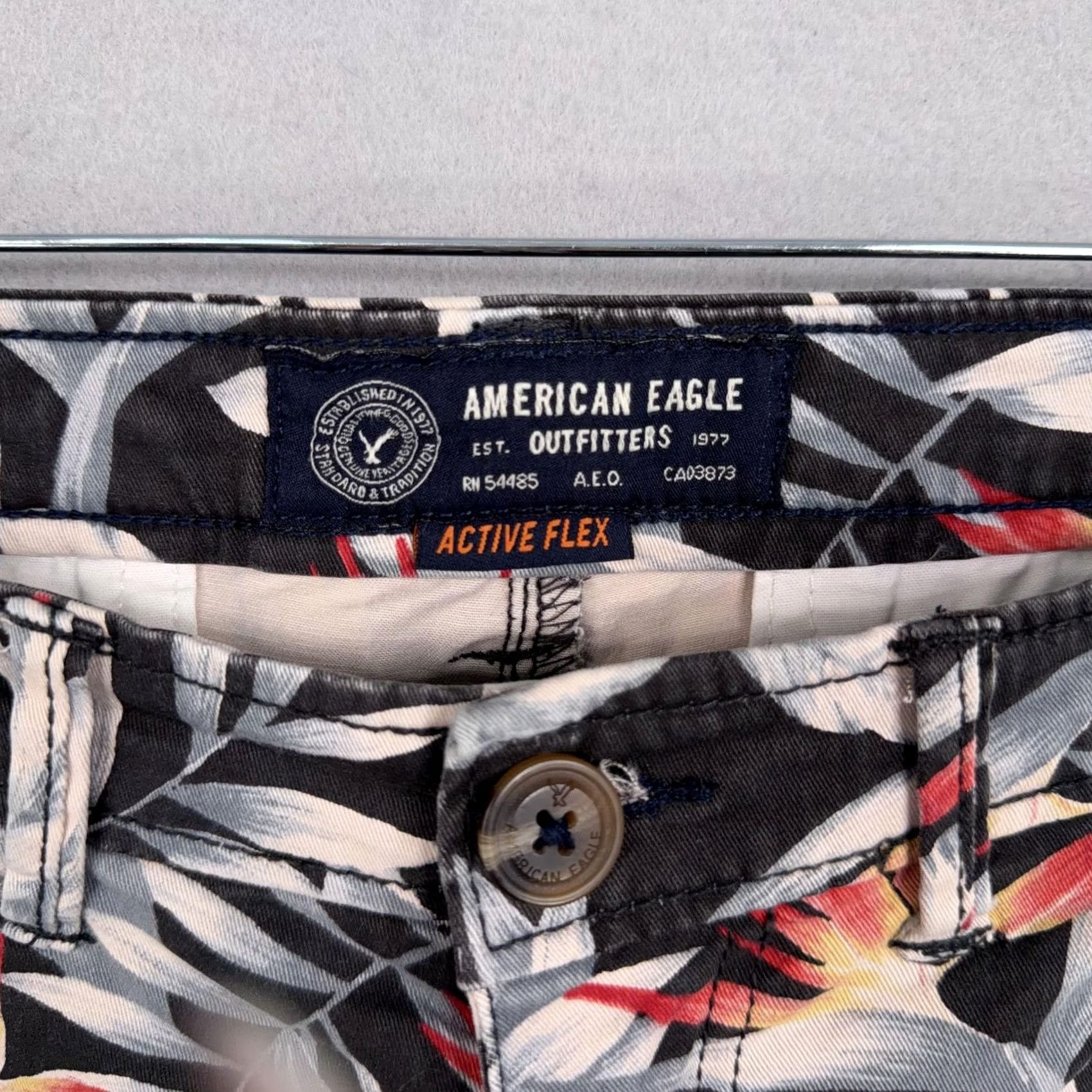 American Eagle Outfitters American Eagle Shorts Mens 33 Black Tropical Floral Active Flex Classic Chino Mens Beachwear, Casual, 9in Inseam, Cotton Spandex, Flat Front Size US 33 - 4 Thumbnail