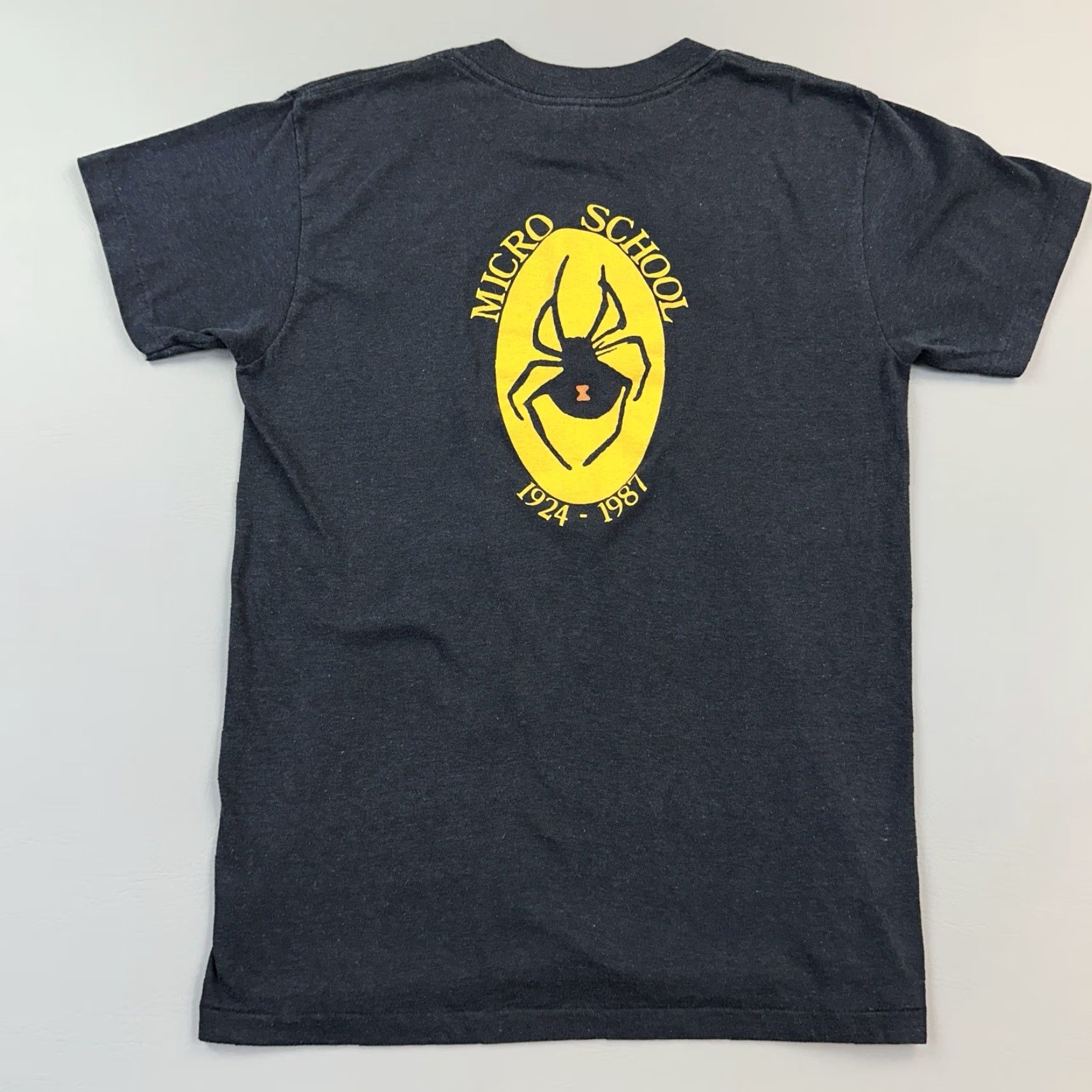Vintage VINTAGE NC Tees Shirt Mens Large Black Widow USA 80s Graphic Print Crew Neck Short Sleeve T-Shirt Size US L / EU 52-54 / 3 - 7 Thumbnail