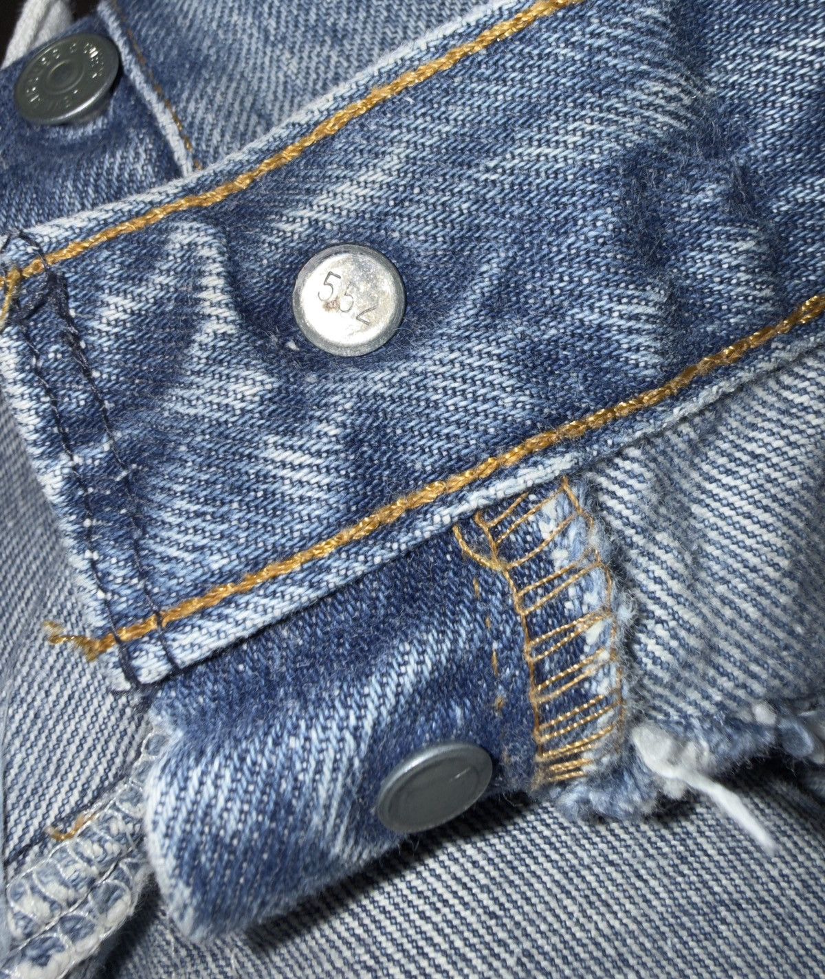 Levi's Vintage Clothing Vintage Levis 501 552 button Made in USA Size US 31 - 5 Thumbnail