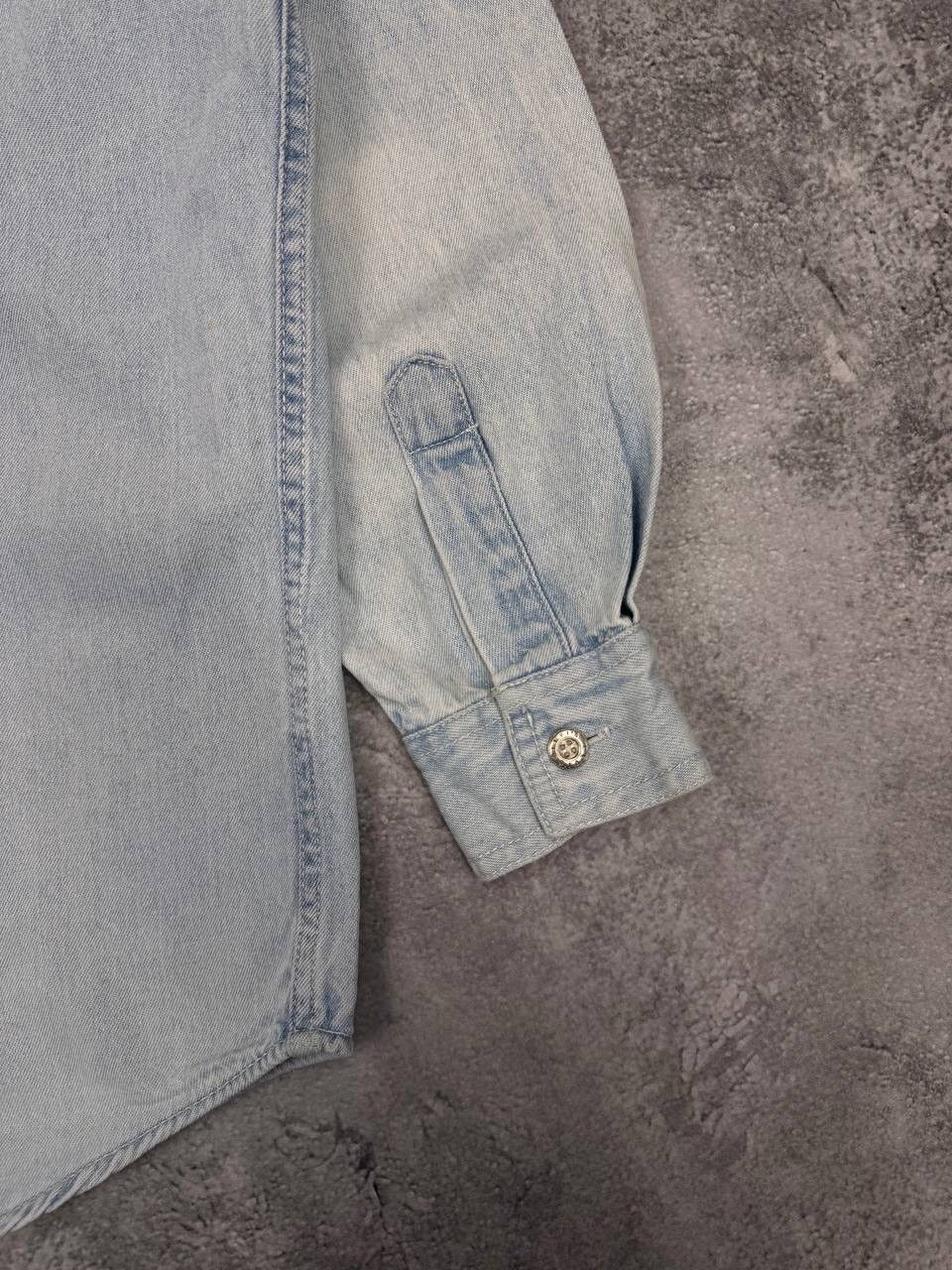 Levi's Vintage Clothing Vintage Levi's Women's Denim Shirt 90s Light Blue Size M Size M / US 6-8 / IT 42-44 - 11 Thumbnail