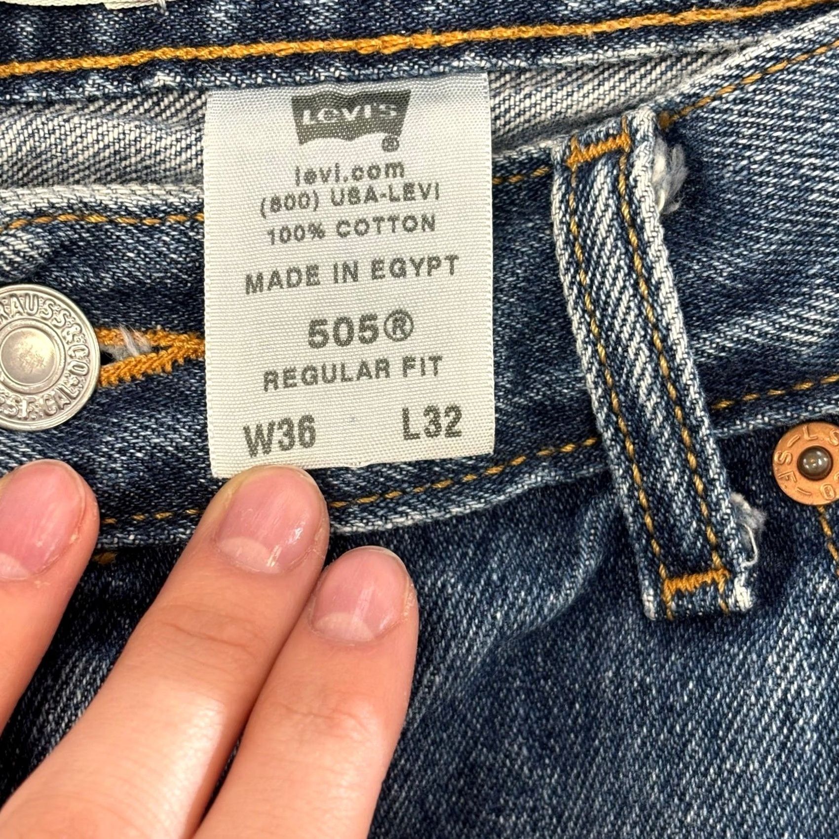 Levi's VINTAGE Levi's 505 Mens Jeans Denim Blue Regular Fit 36x31 Mid Wash Red Tab Boys? Womens? Size US 35 - 5 Thumbnail