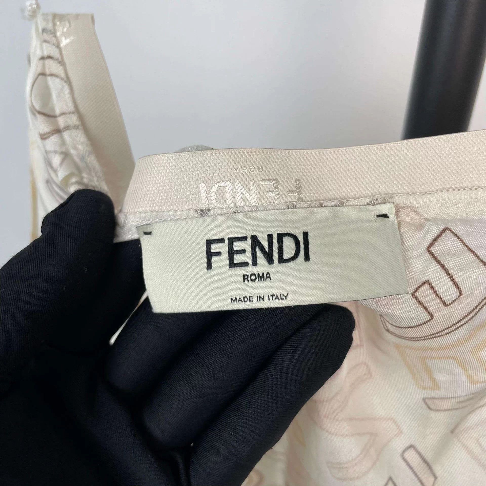Fendi Fendi Letter Print Asymmetric White Skirt Size 36 Size 26" / US 2 / IT 38 - 4 Thumbnail