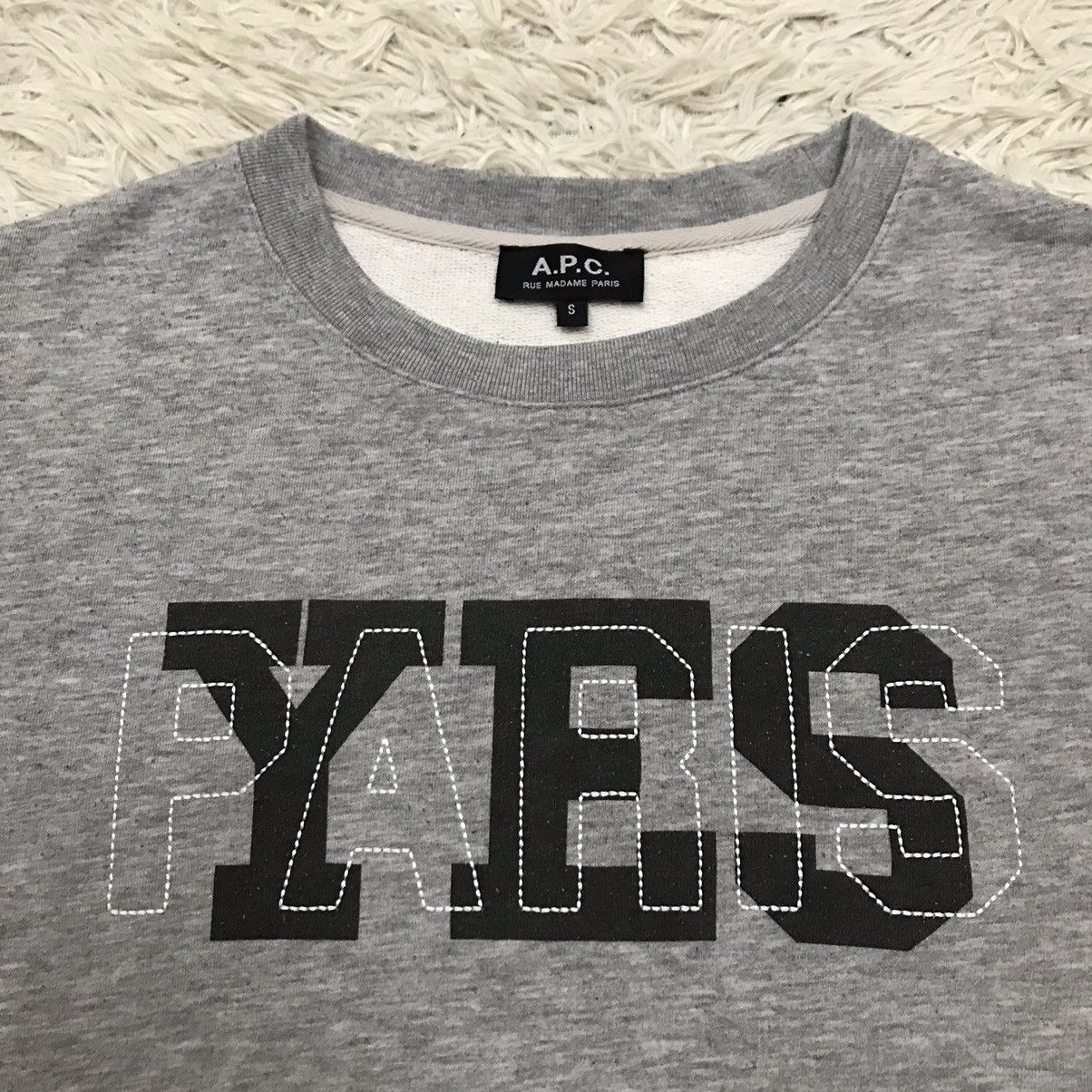 A.P.C. × Designer × Japanese Brand A.P.C. RUE MADAME PARIS YES PARIS SPELLOUT SWEATSHIRT Size US S / EU 44-46 / 1 - 9 Thumbnail